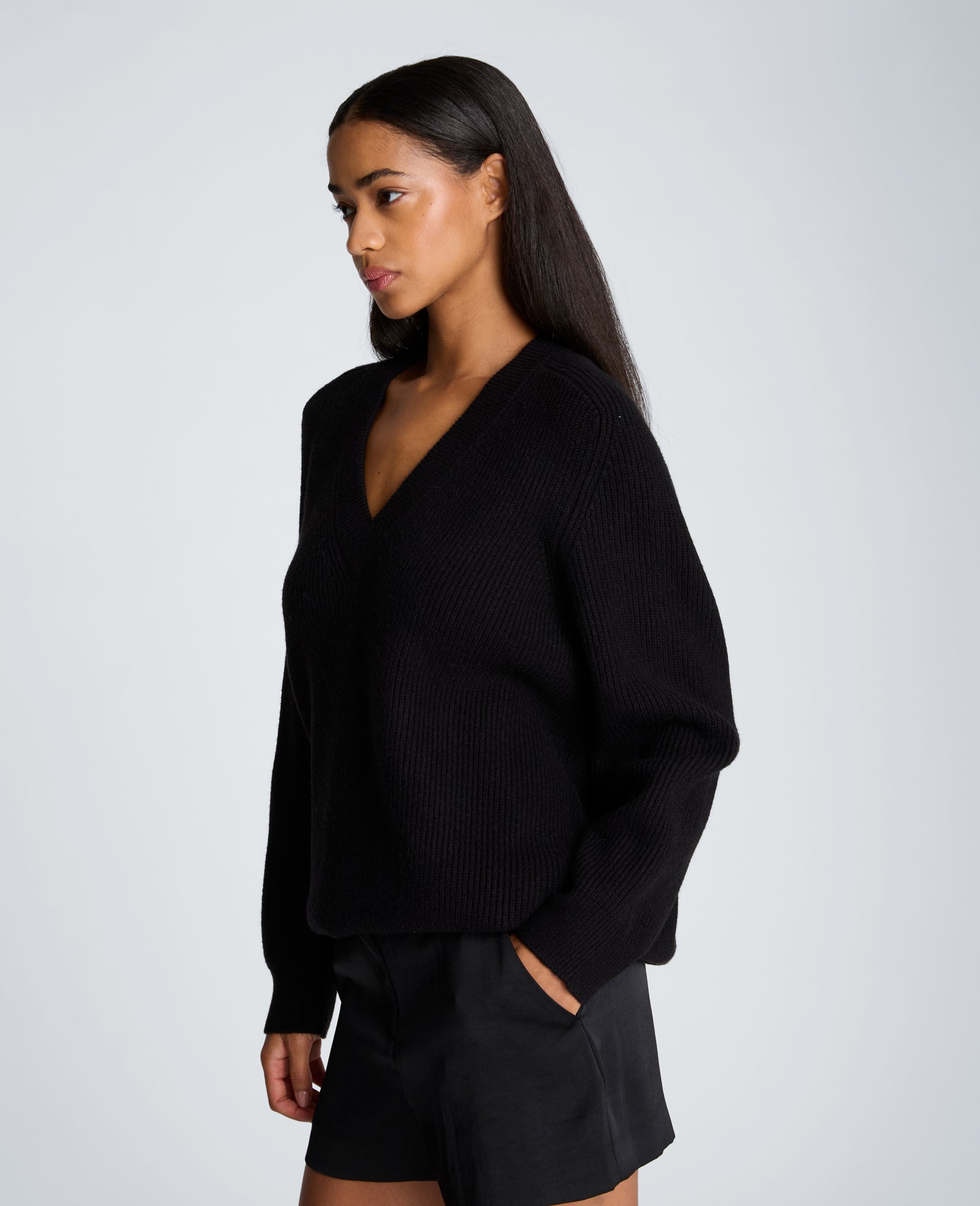 Kenneth Cole Reaction Clothing Oversized V-Neck Raglan Sweater maglione nero
