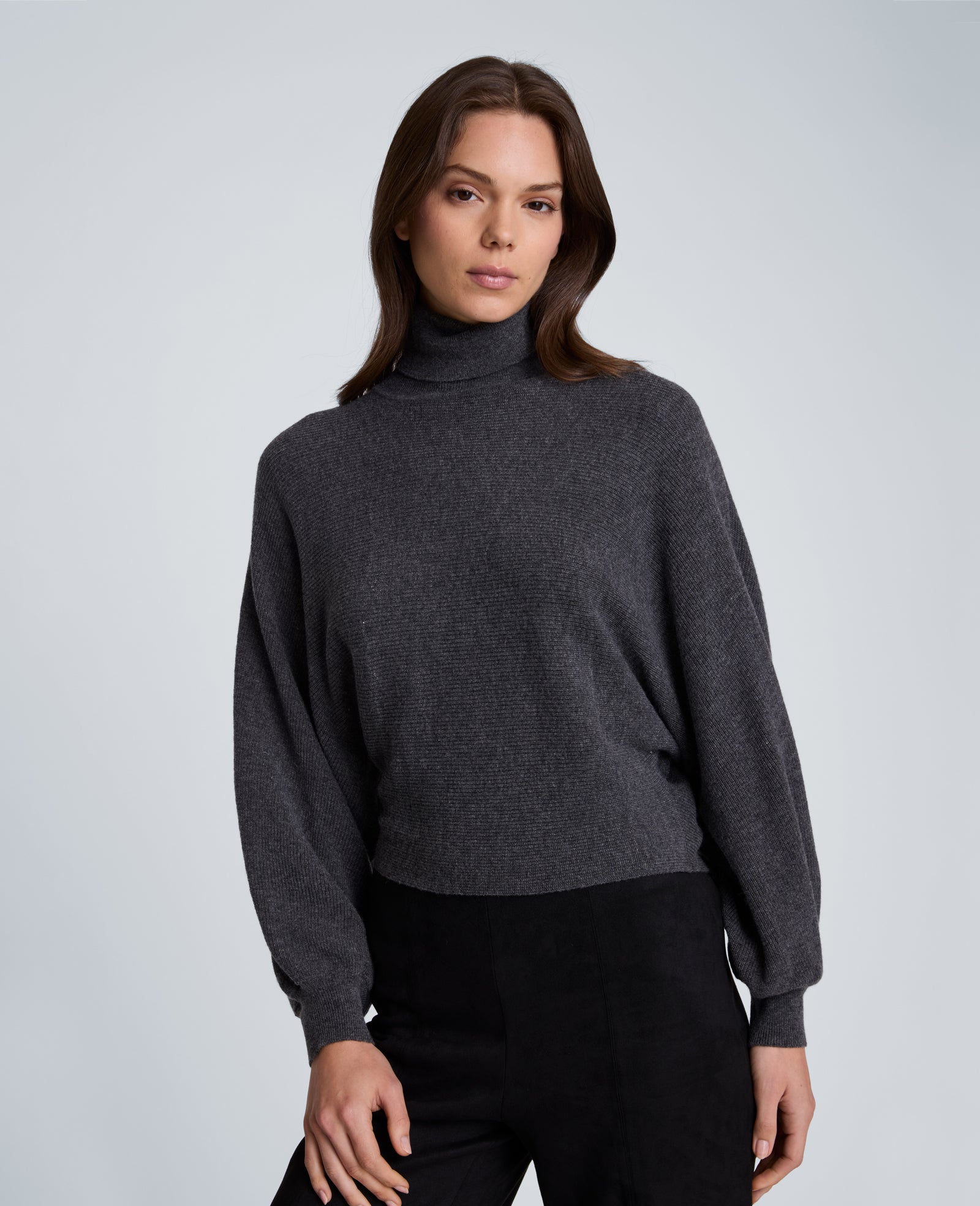 Kenneth Cole Reaction Horizontal Shaker Crop Turtleneck dolcevita corto grigio