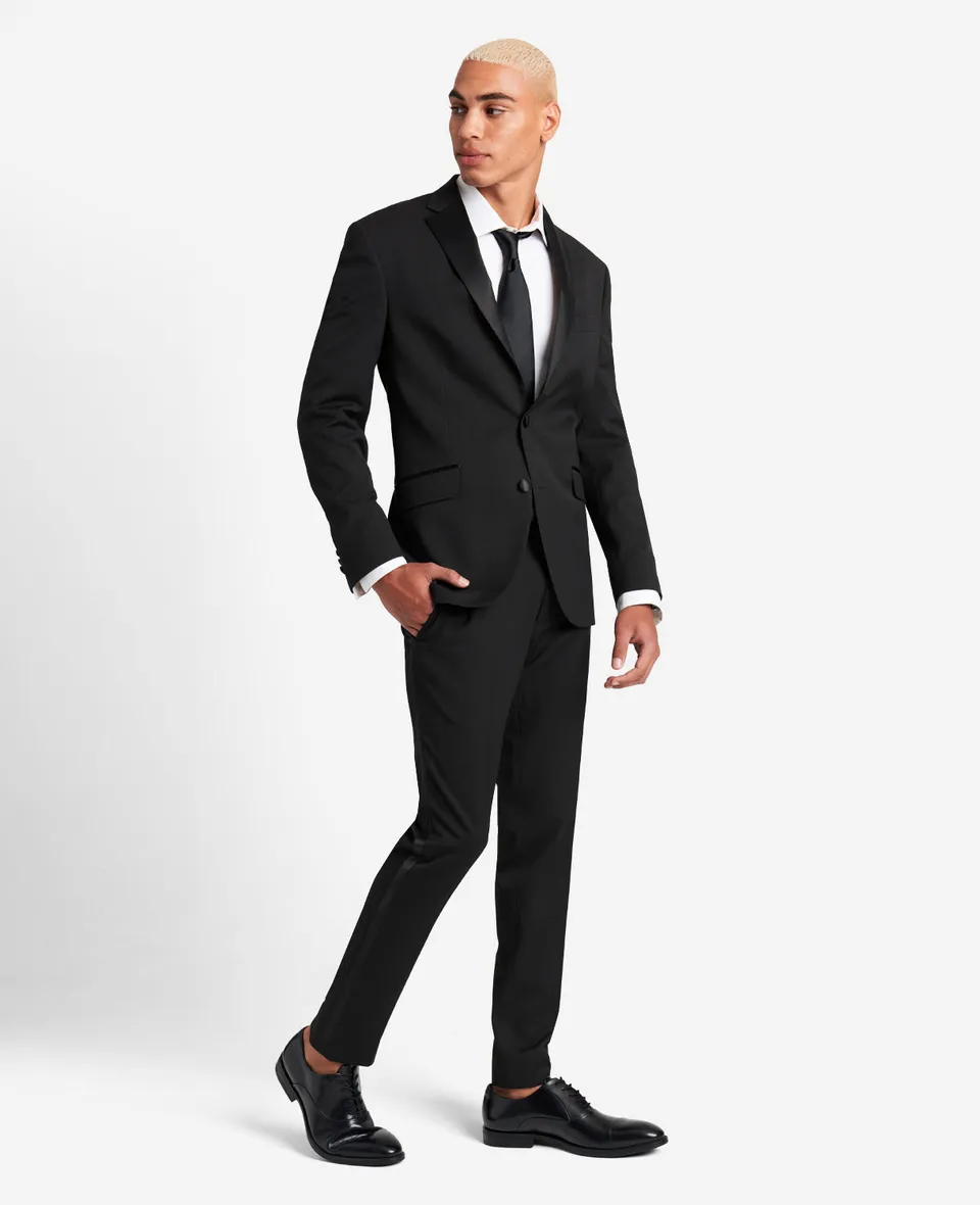 Kenneth Cole Reaction Clothing Ready Flex Slim-Fit Tuxedo Suit abito smoking nero