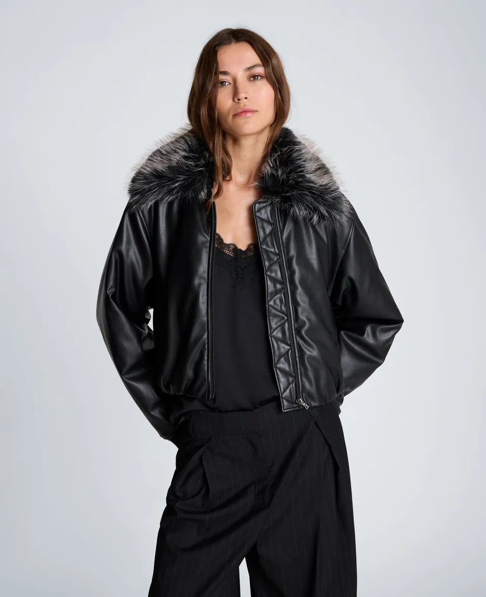 Kenneth Cole Reaction Clothing Cropped Puffer with Removeable Fur Collar giacca nera multicolore con collo removibile