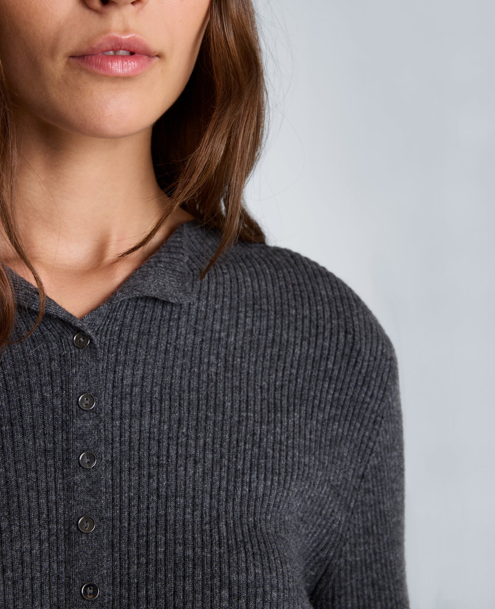 Kenneth Cole Reaction Clothing Long Sleeve Mini Button Funnel Neck Sweater maglia grigio scuro XS–XL in misto cashmere