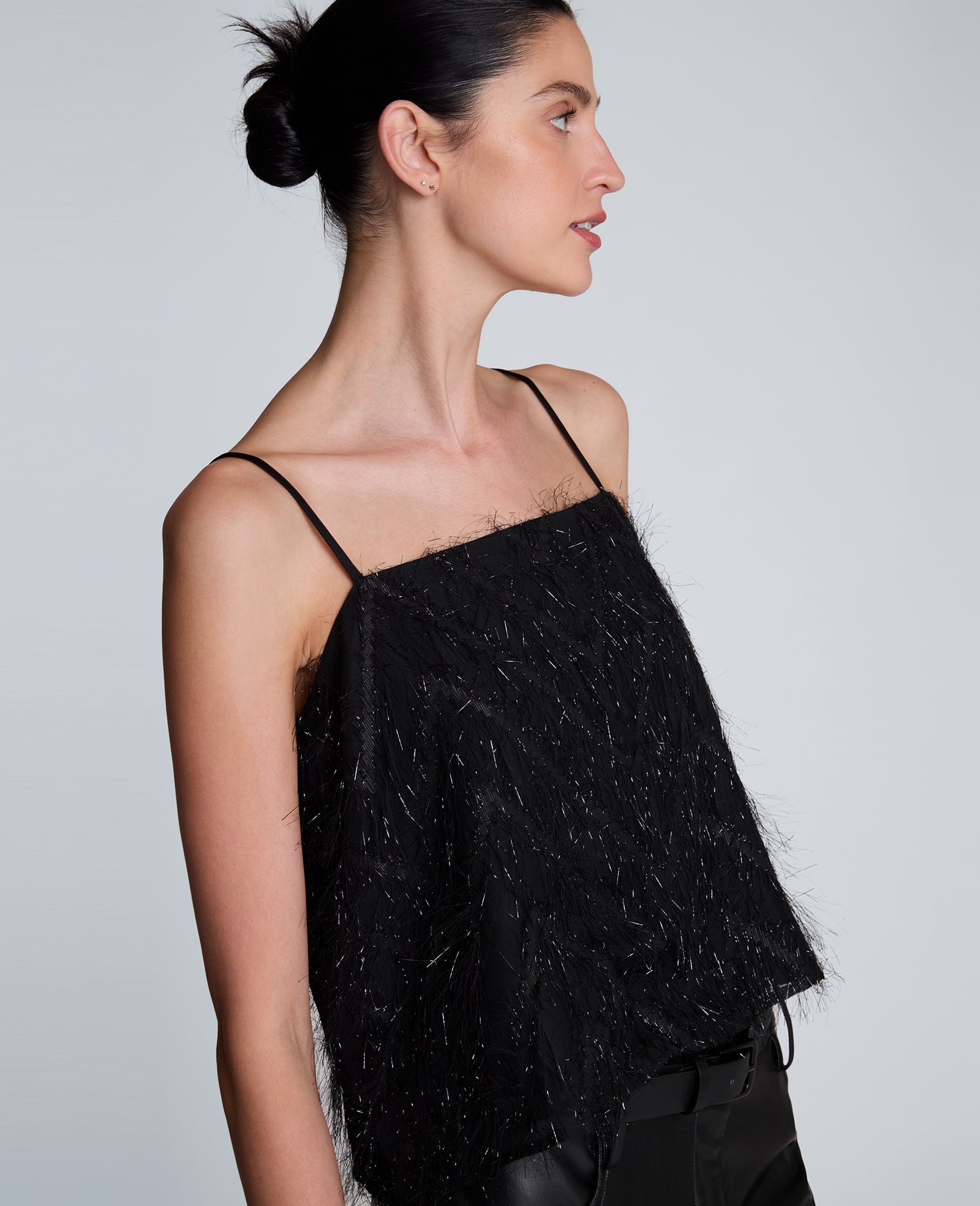 Kenneth Cole Reaction Clothing Cropped Cami top nero corto scollo quadrato testurizzato