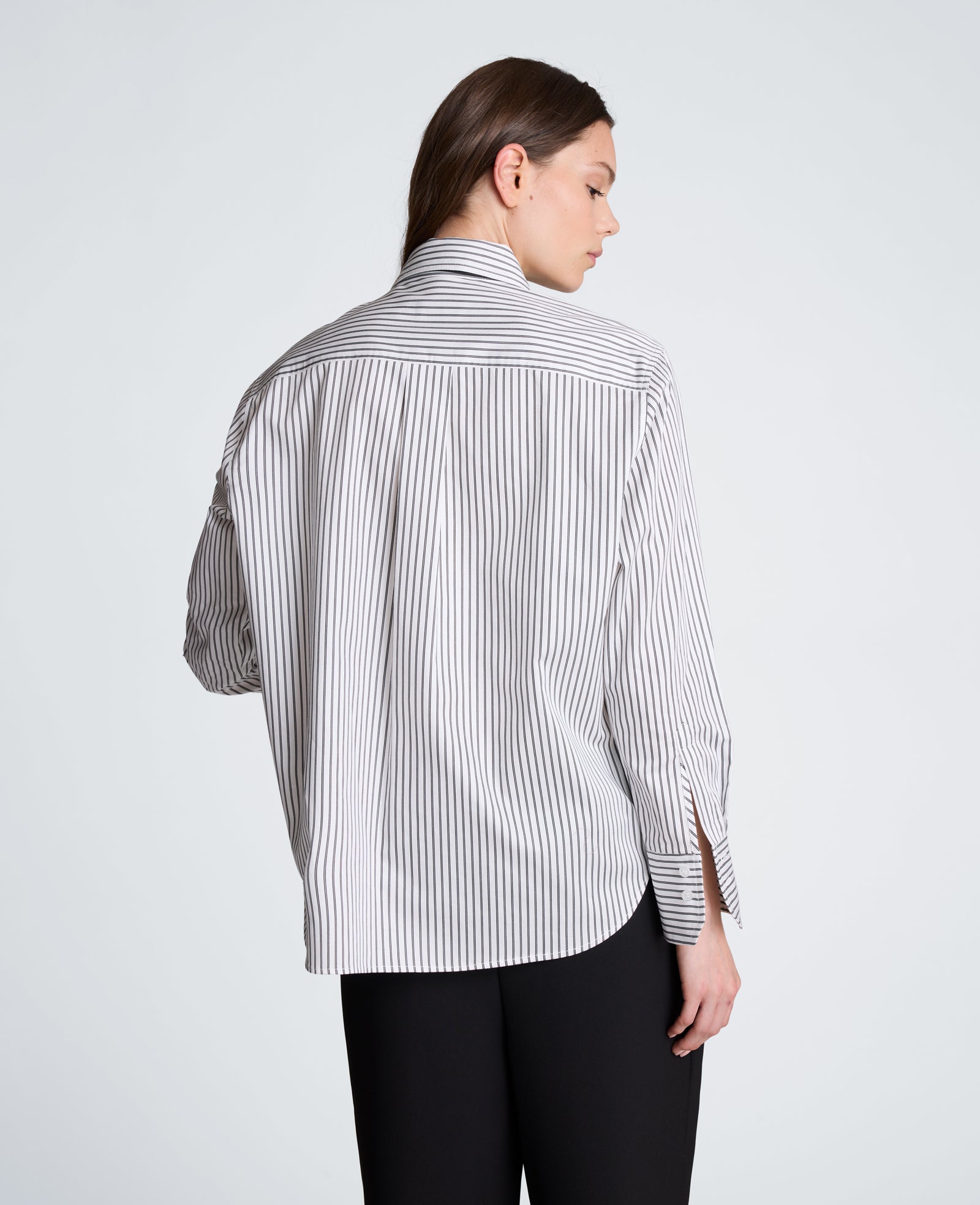 Kenneth Cole Reaction Boyfriend Button Down Shirt with Tie camicia bianca e nera in cotone