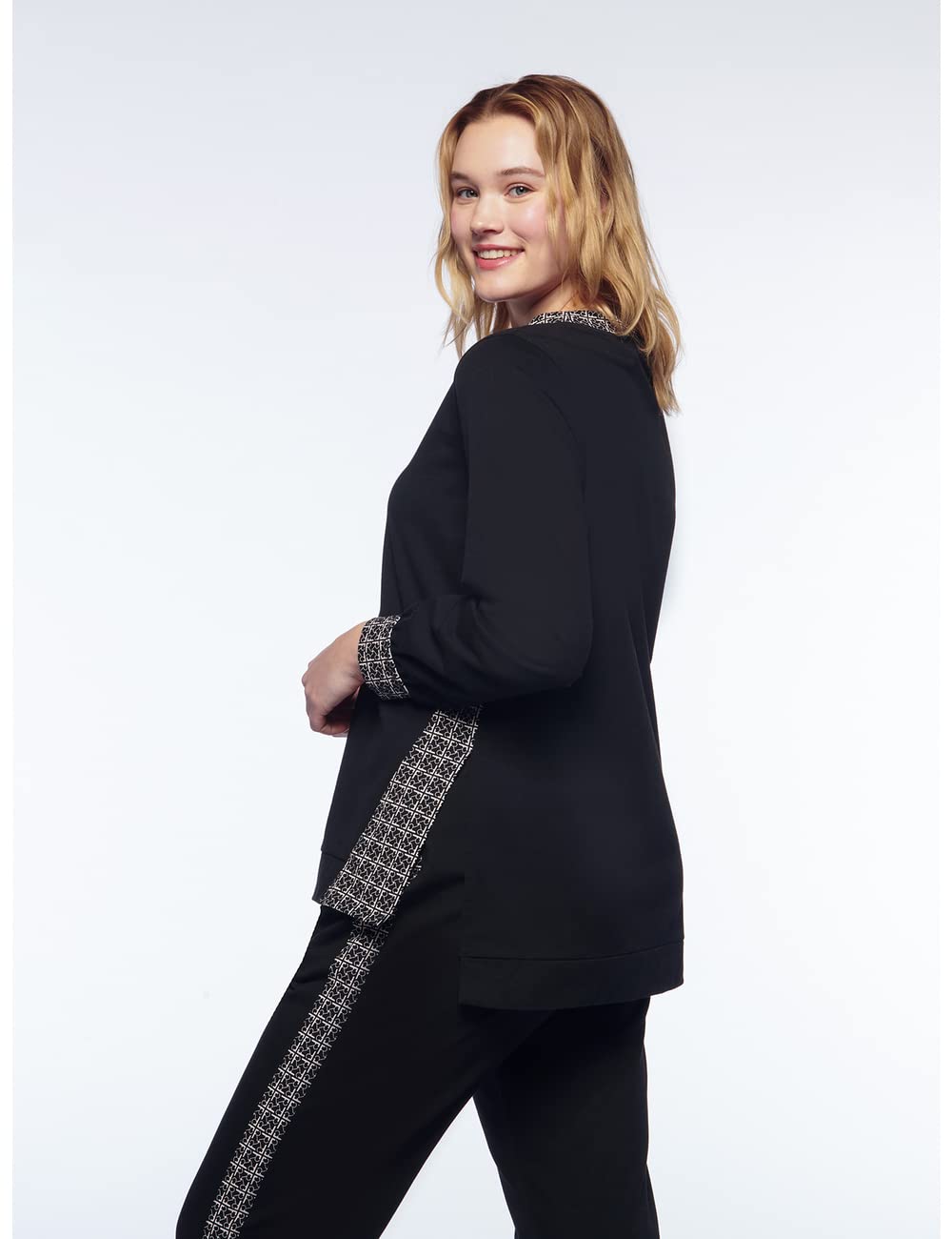 Fiorella Rubino Maglie e felpe felpa con loghi XS Plus