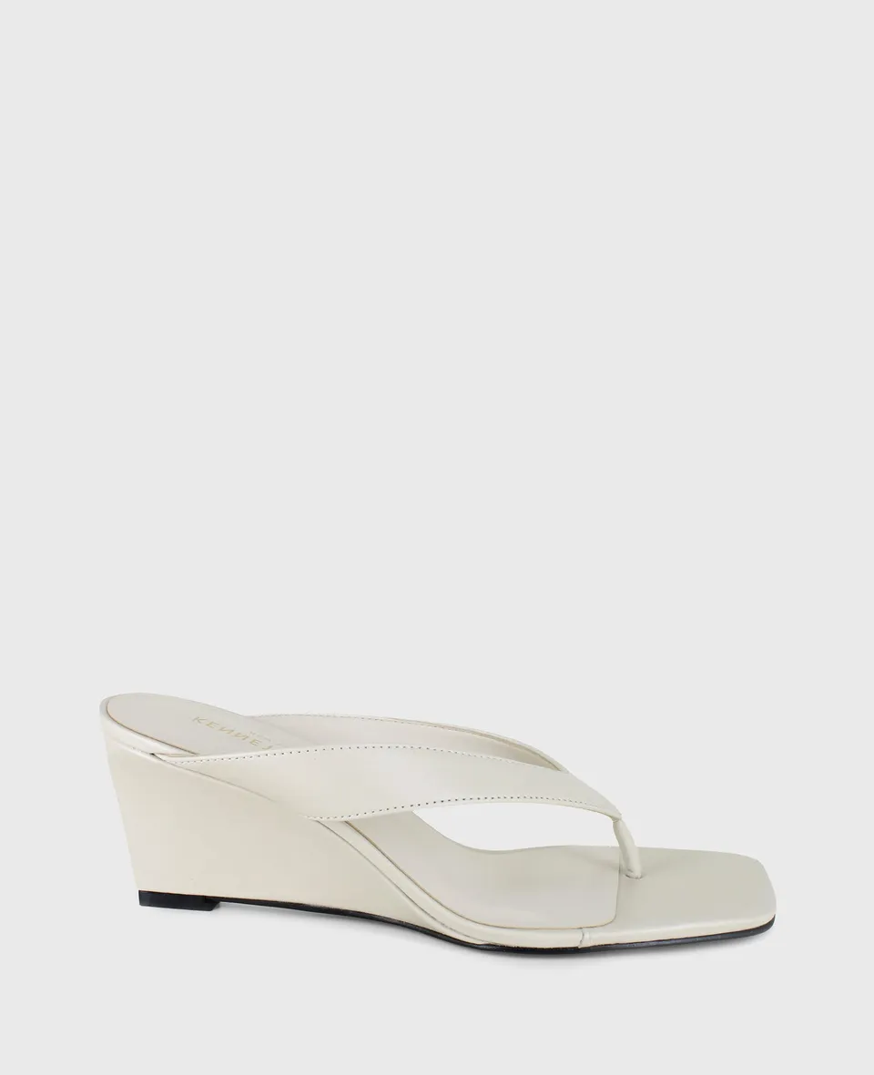 Kenneth Cole Reaction Shoes Susannah Leather Thong Wedge Sandal sandali zeppa ecru