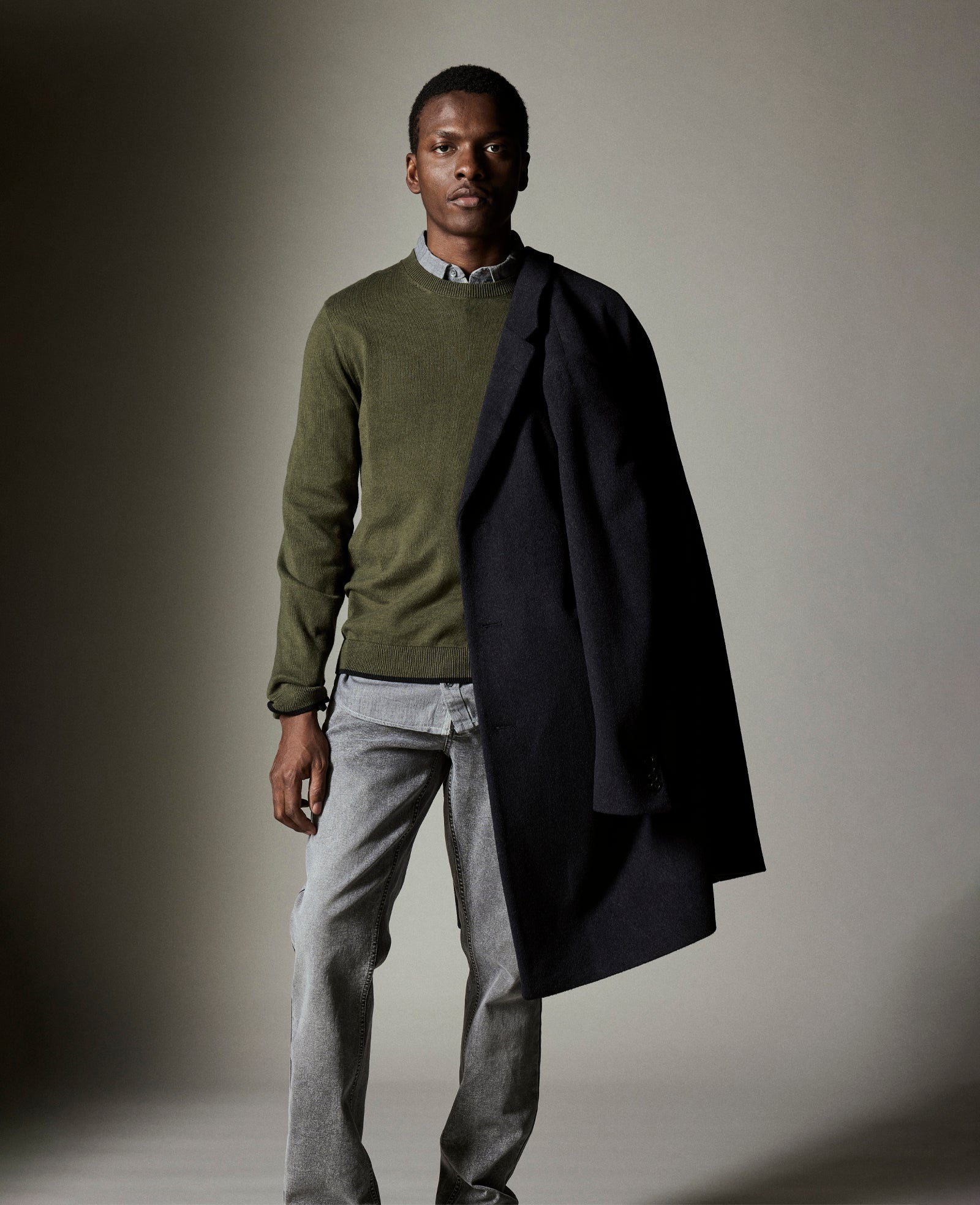 Kenneth Cole Reaction Clothing Crewneck Sweater with Tipping Details maglione verde slim fit