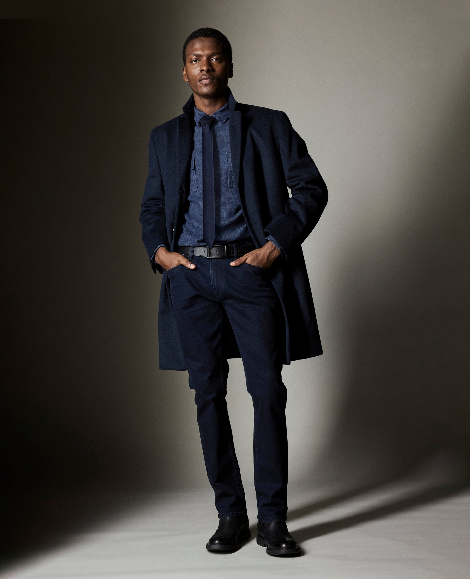 Kenneth Cole Reaction Clothing Slim-Fit Organic Stretch Denim Two Pocket Shirt camicia Deep Indigo