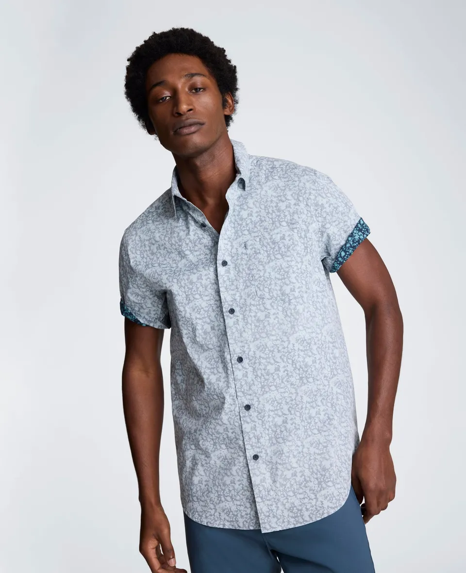 Kenneth Cole Reaction Clothing Short Sleeve Sport Shirt with Chest Pocket camicia blu a fiori