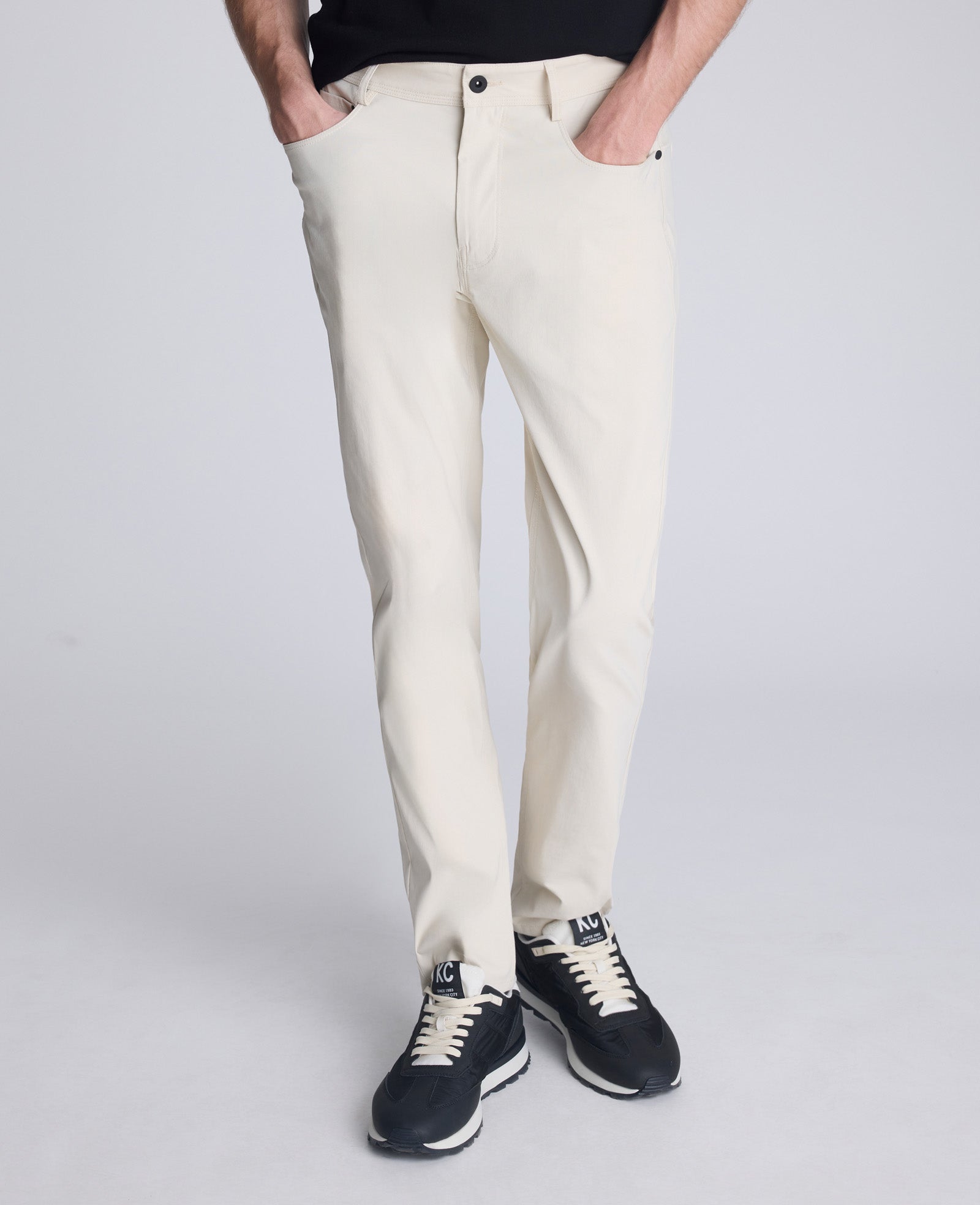 Kenneth Cole Reaction Clothing Slim Tapered Flex 5-Pocket Pant pantaloni avorio