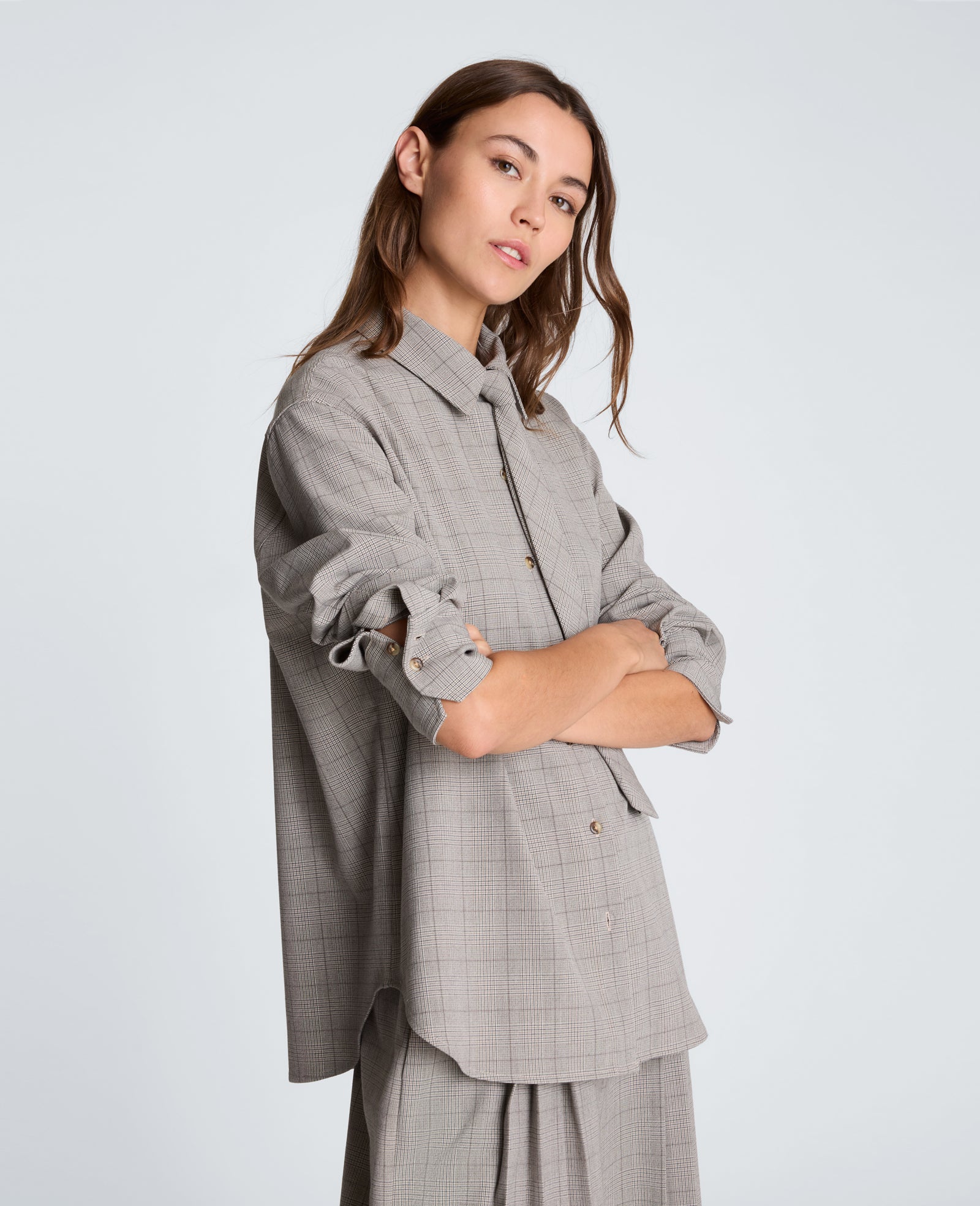 Kenneth Cole Reaction Clothing Boyfriend Button Down with Tie camicia marrone