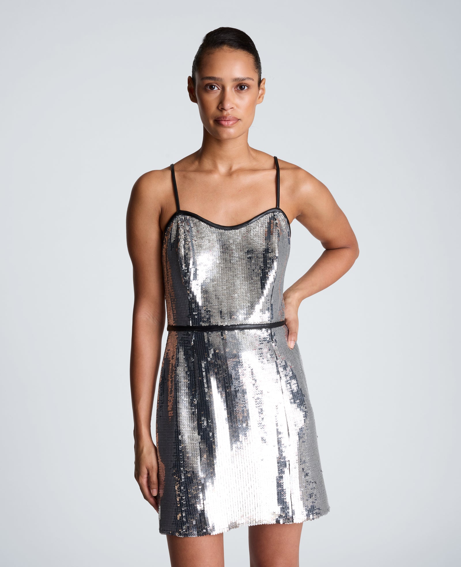 Kenneth Cole Reaction Clothing Sweetheart Neck Mini Dress abito argento paillettes