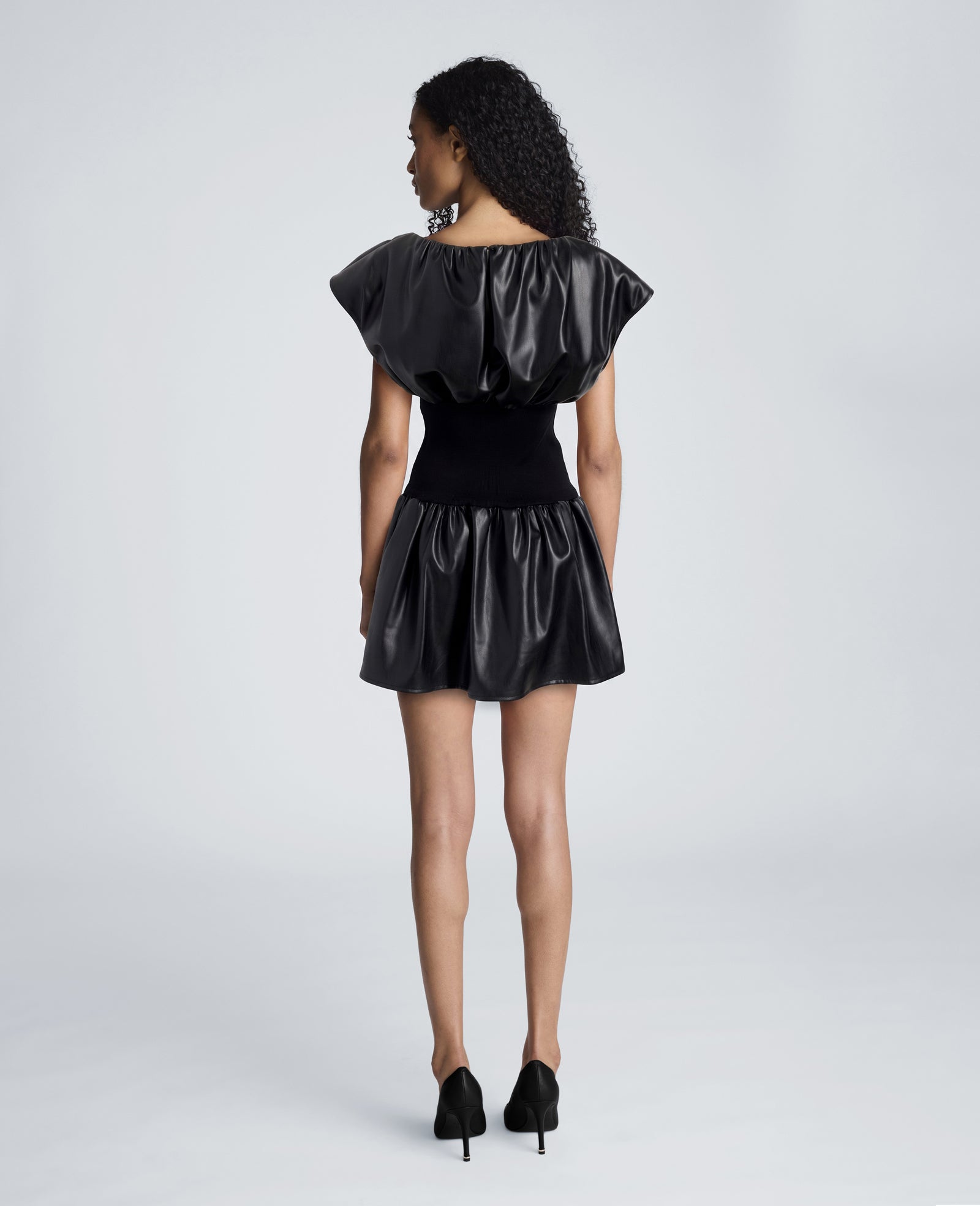 Kenneth Cole Reaction Clothing Ribbed Waist Vegan Leather Ribbed Mini Dress abito nero