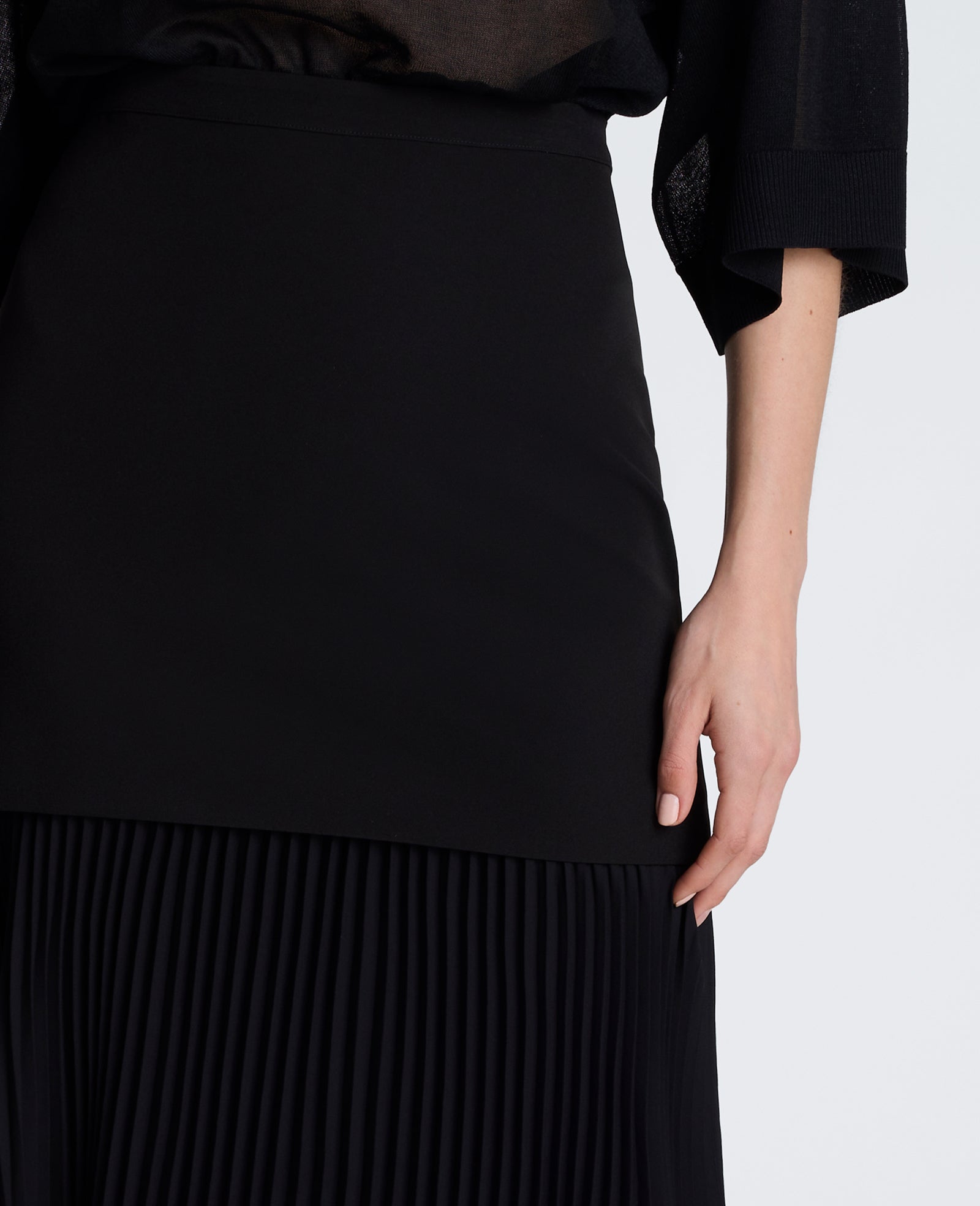 Kenneth Cole Reaction Clothing Center Back Zip Pleated Maxi Skirt gonna lunga nera plissettata