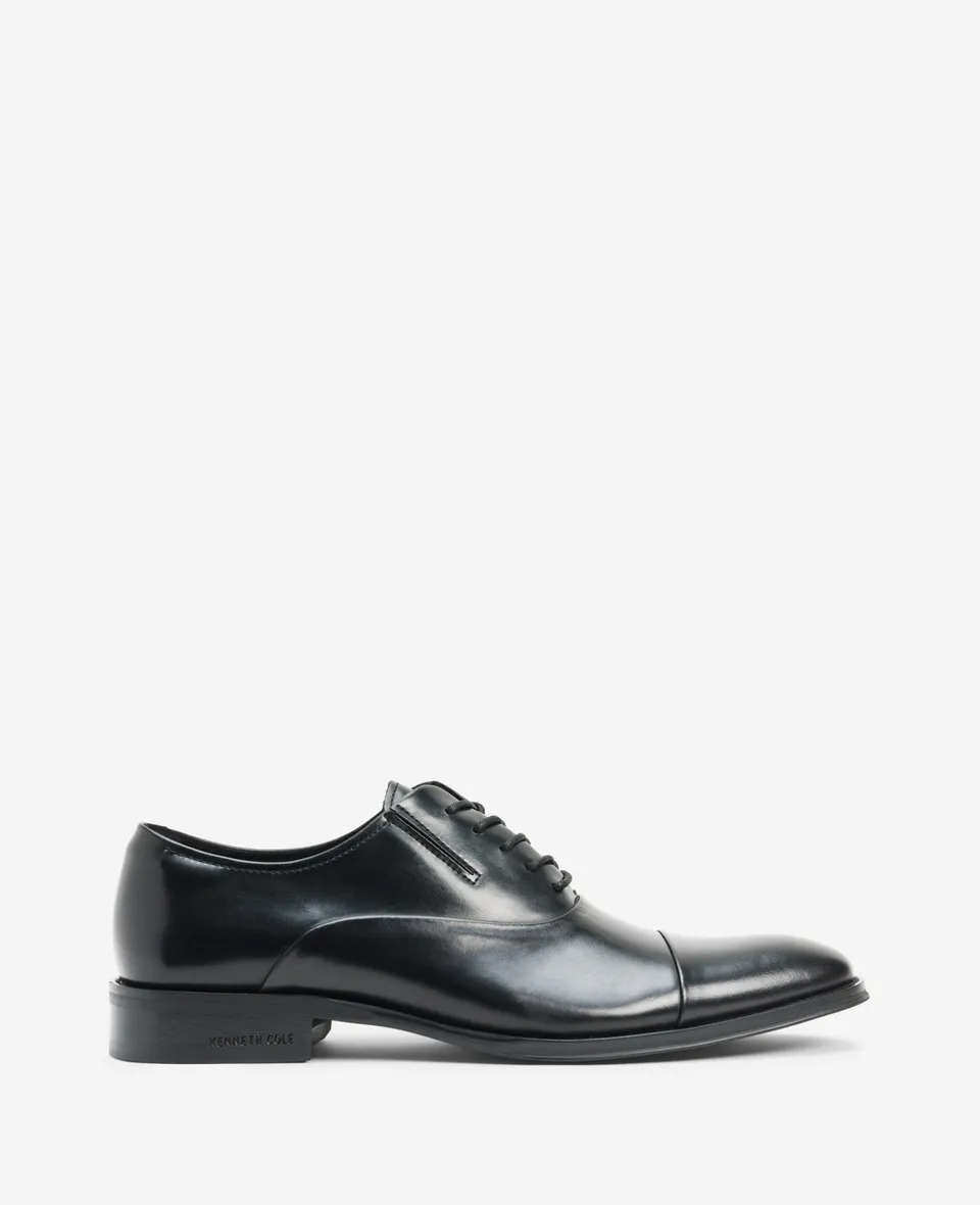 Kenneth Cole Reaction Lace Up Cap Toe Oxford scarpe nere in pelle