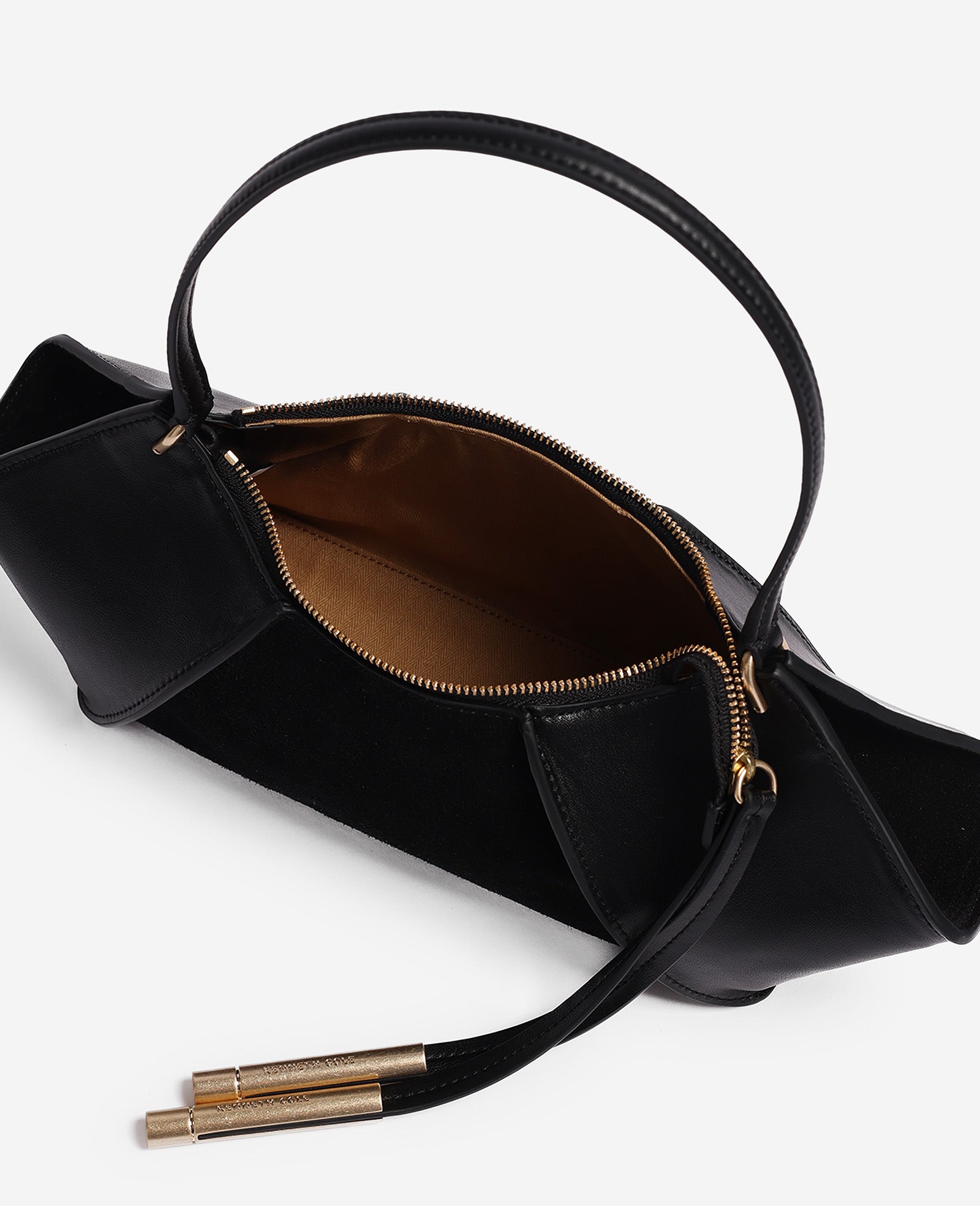 Kenneth Cole Reaction Bags Crosby Suede Shoulder Bag borsa nera in pelle