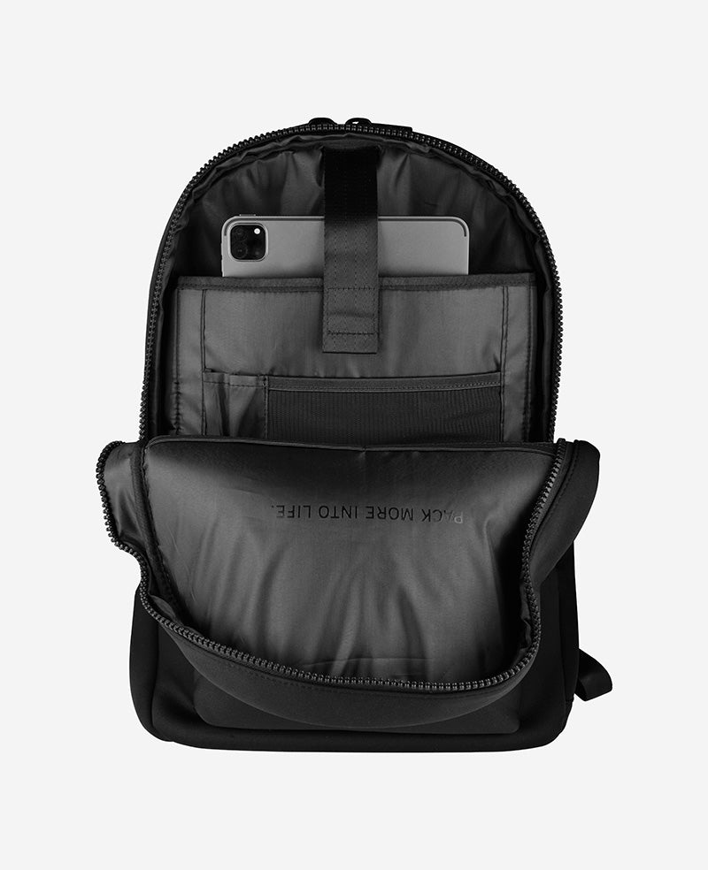 Kenneth Cole Reaction Luggage Logan Classic Backpack zaino nero con tasca laptop
