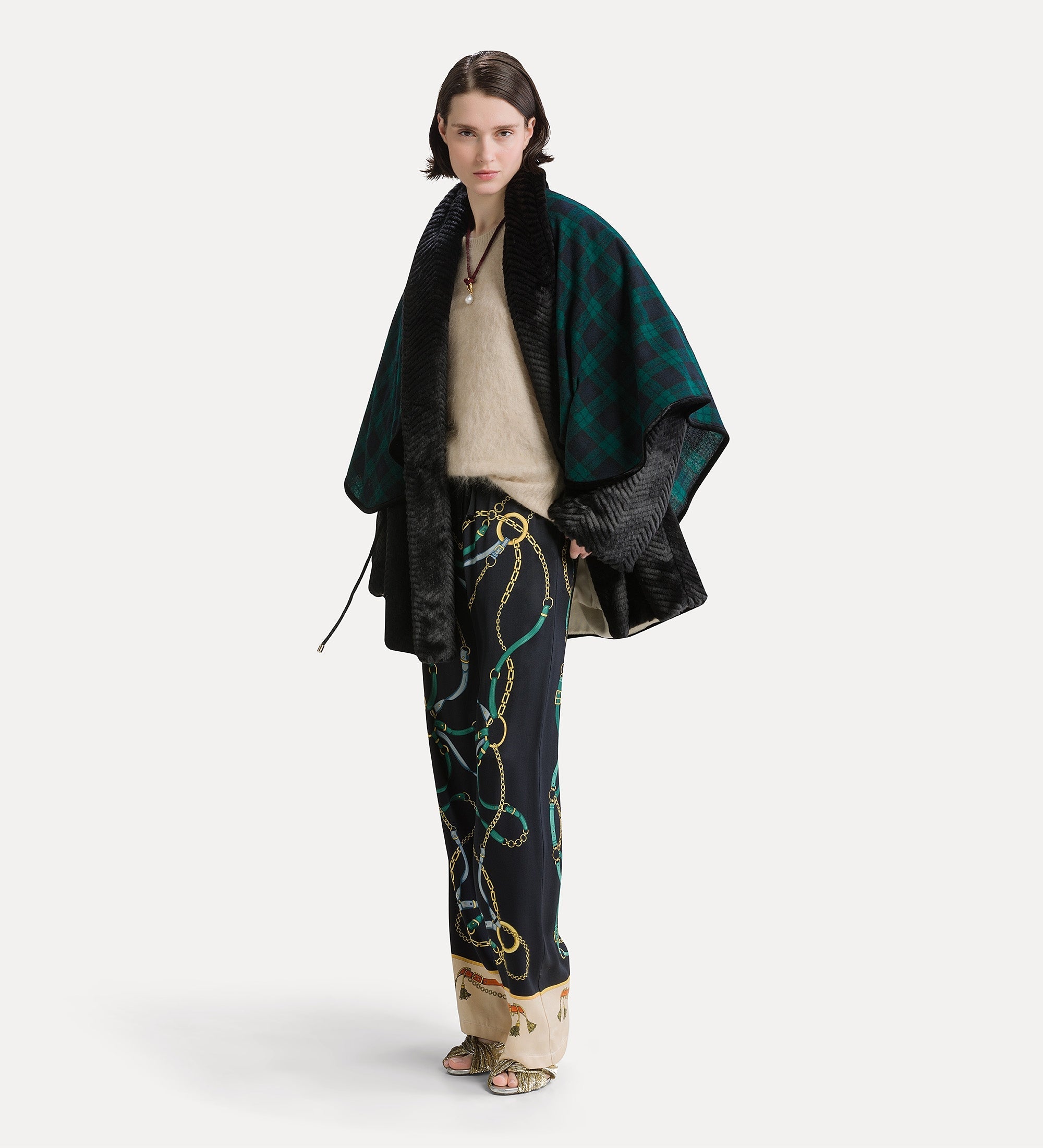 Forte capispalla e kimono cappotto ecopelliccia chevron nero midi