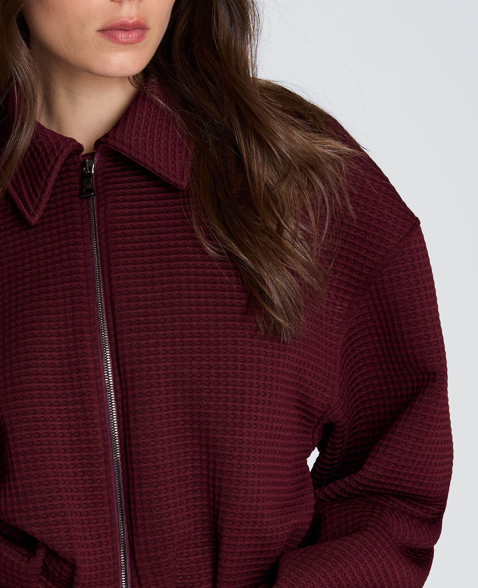 Kenneth Cole Reaction Cropped Bomber Jacket with Box Pleats bomber corto Sugar Beet