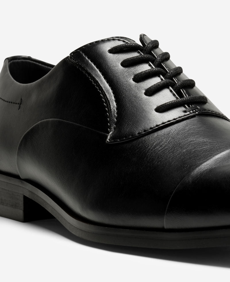 Kenneth Cole Reaction Shoes REACTION Heath Cap Toe Lace Up Oxford scarpe stringate nere