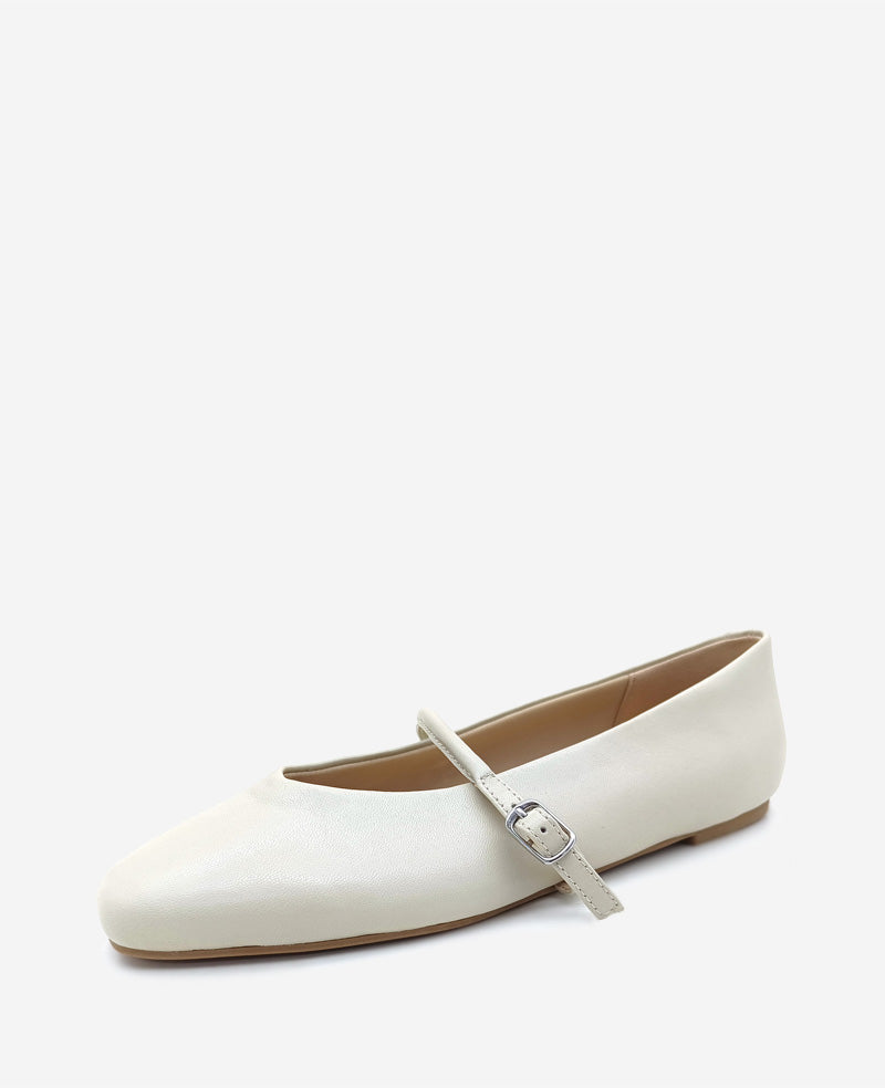 Kenneth Cole Reaction Shoes Magnolia ballerine in pelle ecru