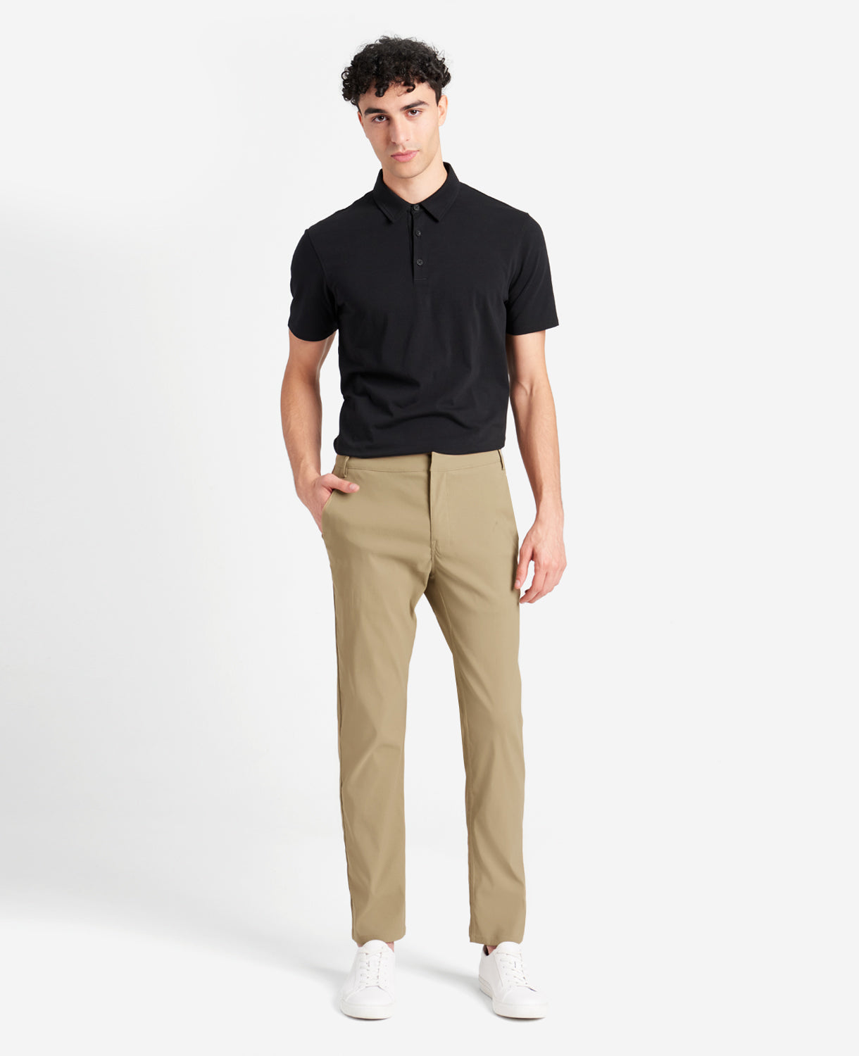 Kenneth Cole Reaction Clothing Slim-Fit Tech Chino pantaloni chino marrone chiaro slim fit