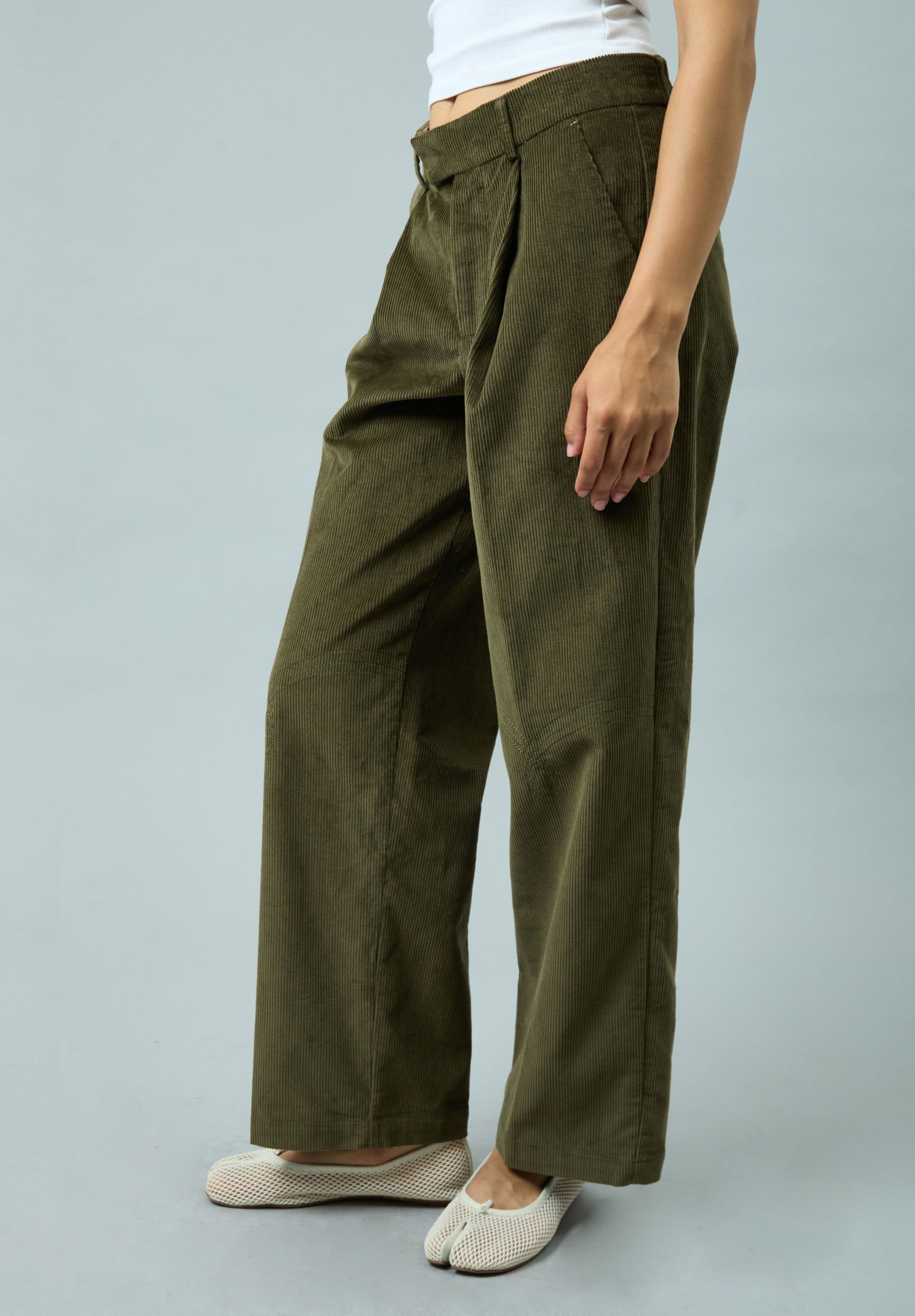 House Of Sunny Women's Shorts & Trousers CORDUROY WORKER PANTS pantaloni in velluto verde oliva