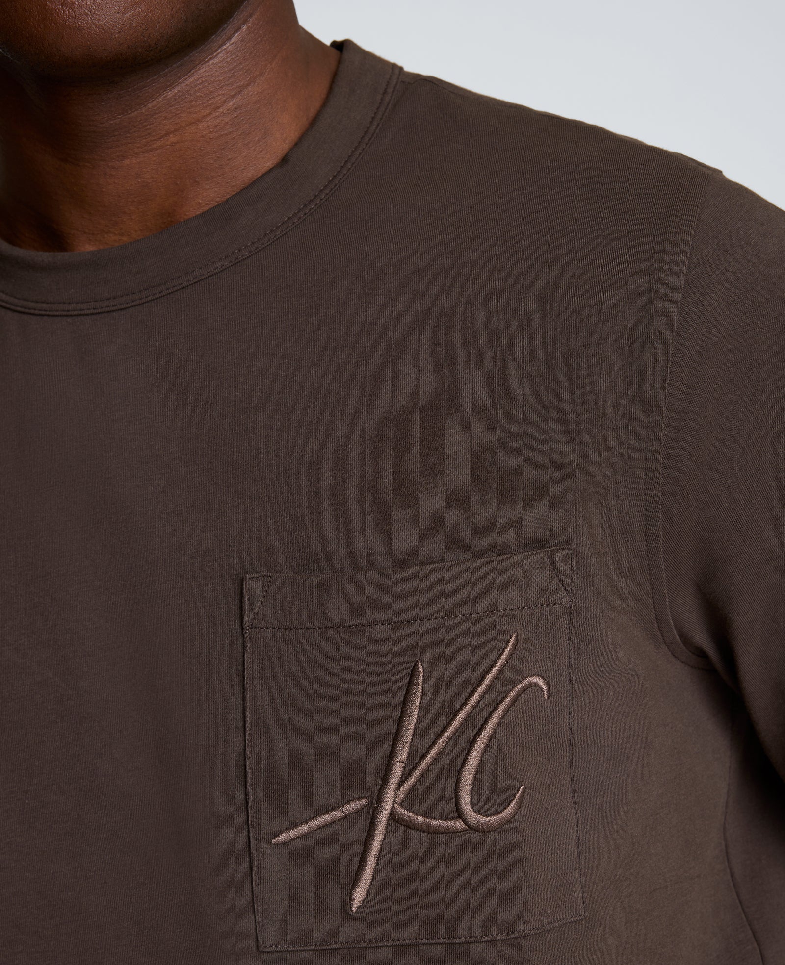 Kenneth Cole Reaction Crew Tee with Pocket T-shirt marrone oversize in cotone