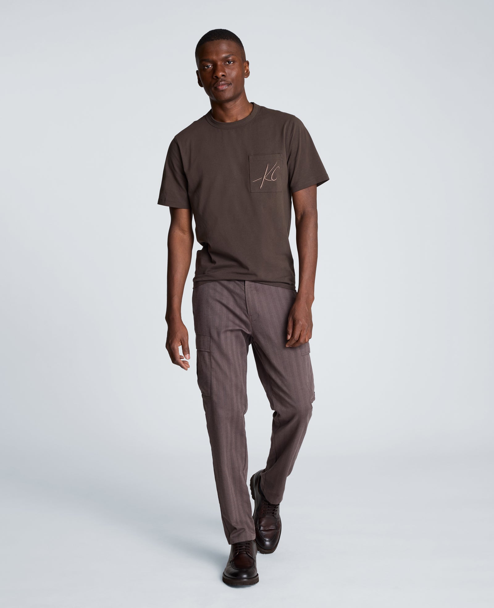 Kenneth Cole Reaction Crew Tee with Pocket T-shirt marrone oversize in cotone