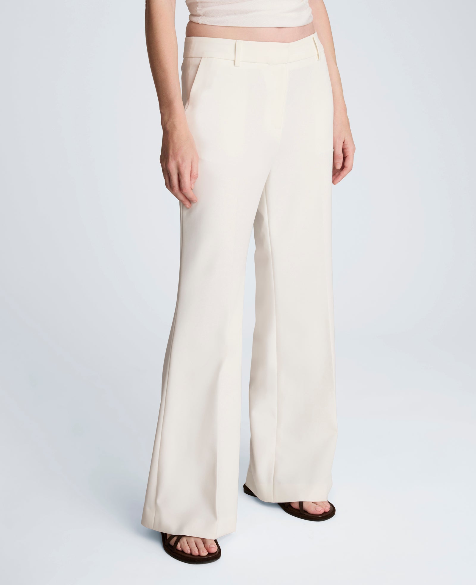 Kenneth Cole Clothing Luxe Twill Fly Front Flare Pant pantaloni bianchi vita media