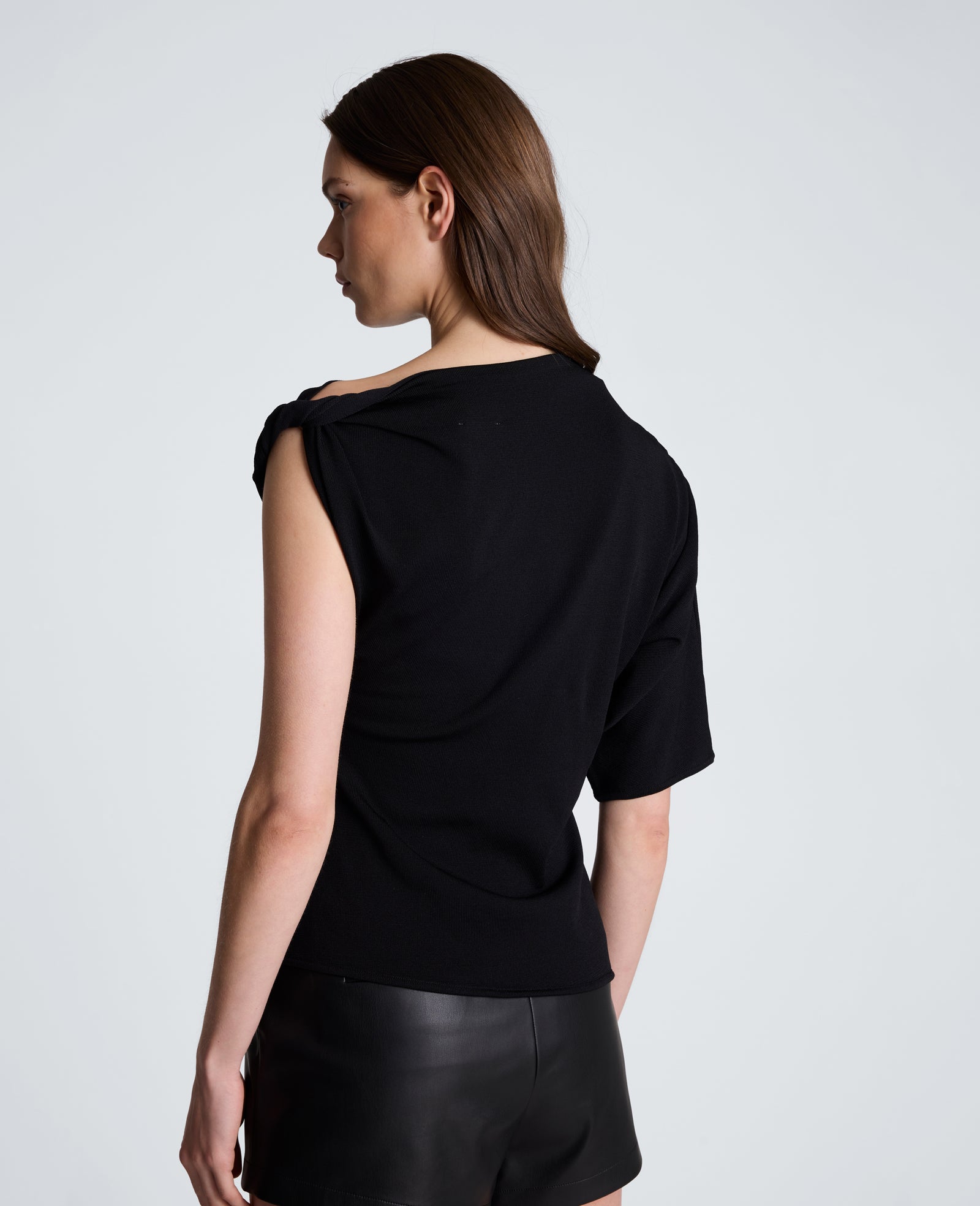 Kenneth Cole Clothing Asymmetrical Drape Neck Jersey Sweater maglione nero