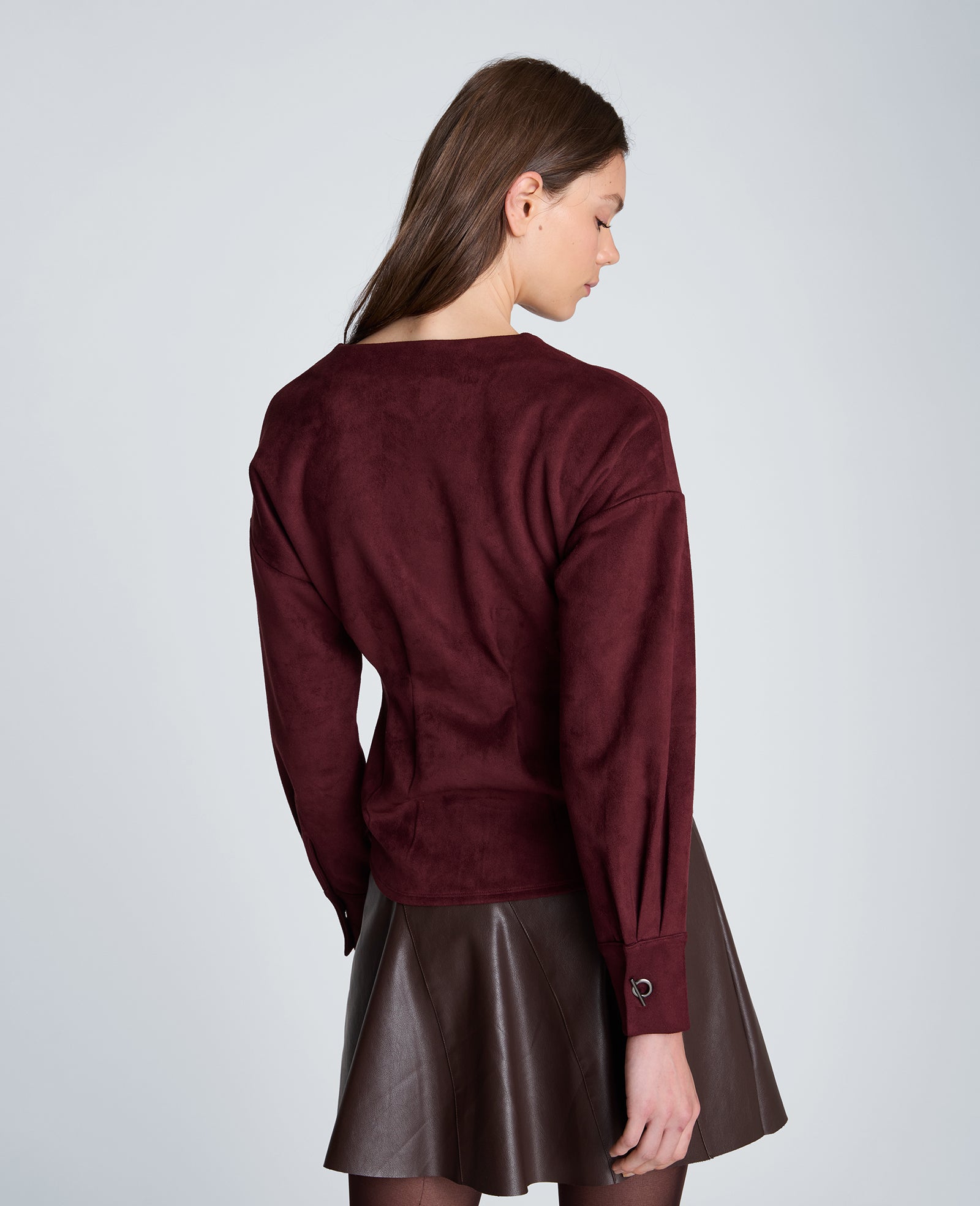 Kenneth Cole Reaction Clothing Front Button Shirt with Assymetrical Hem camicia Sugar Beet in scuba suede