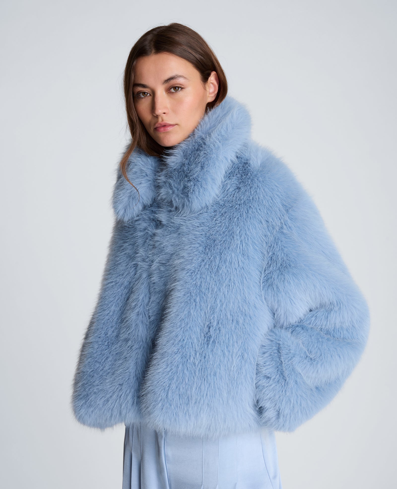 Kenneth Cole Reaction Cropped Fur Jacket with Hook and Eye Closure giacca blu XS ecopelliccia