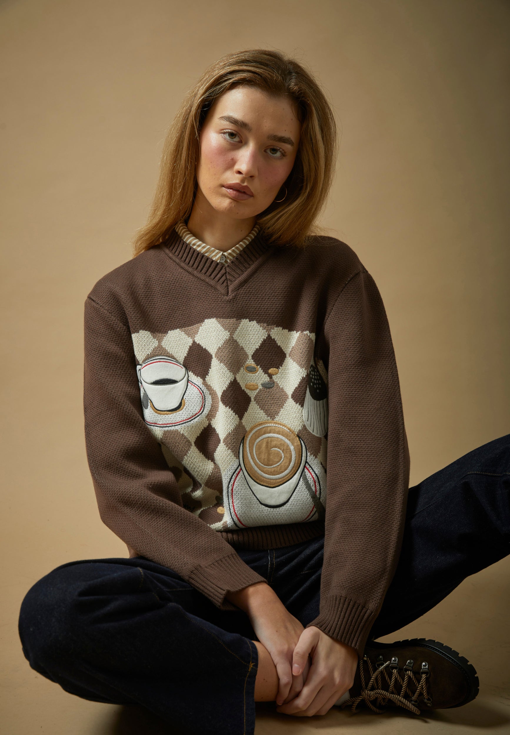 House Of Sunny Women's Knitwear Daily Grind Knit maglione jacquard con scollo a V