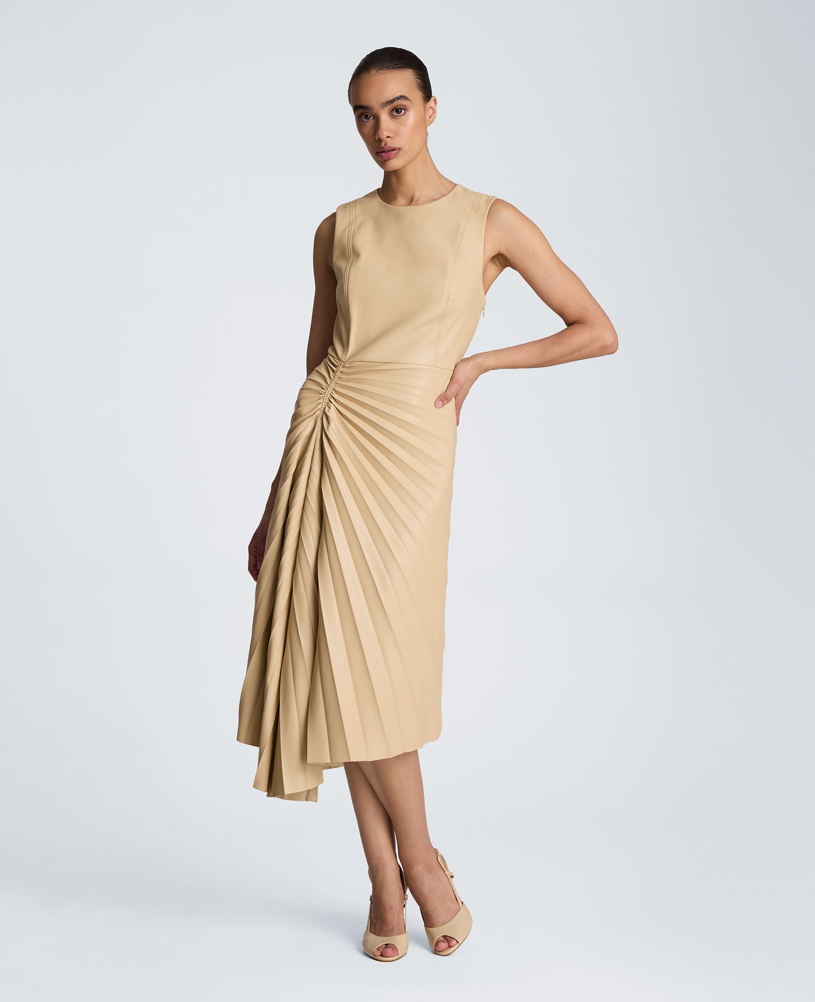 Kenneth Cole Reaction Clothing Sunburst Pleat Midi Dress abito midi biscotti 100% poliestere