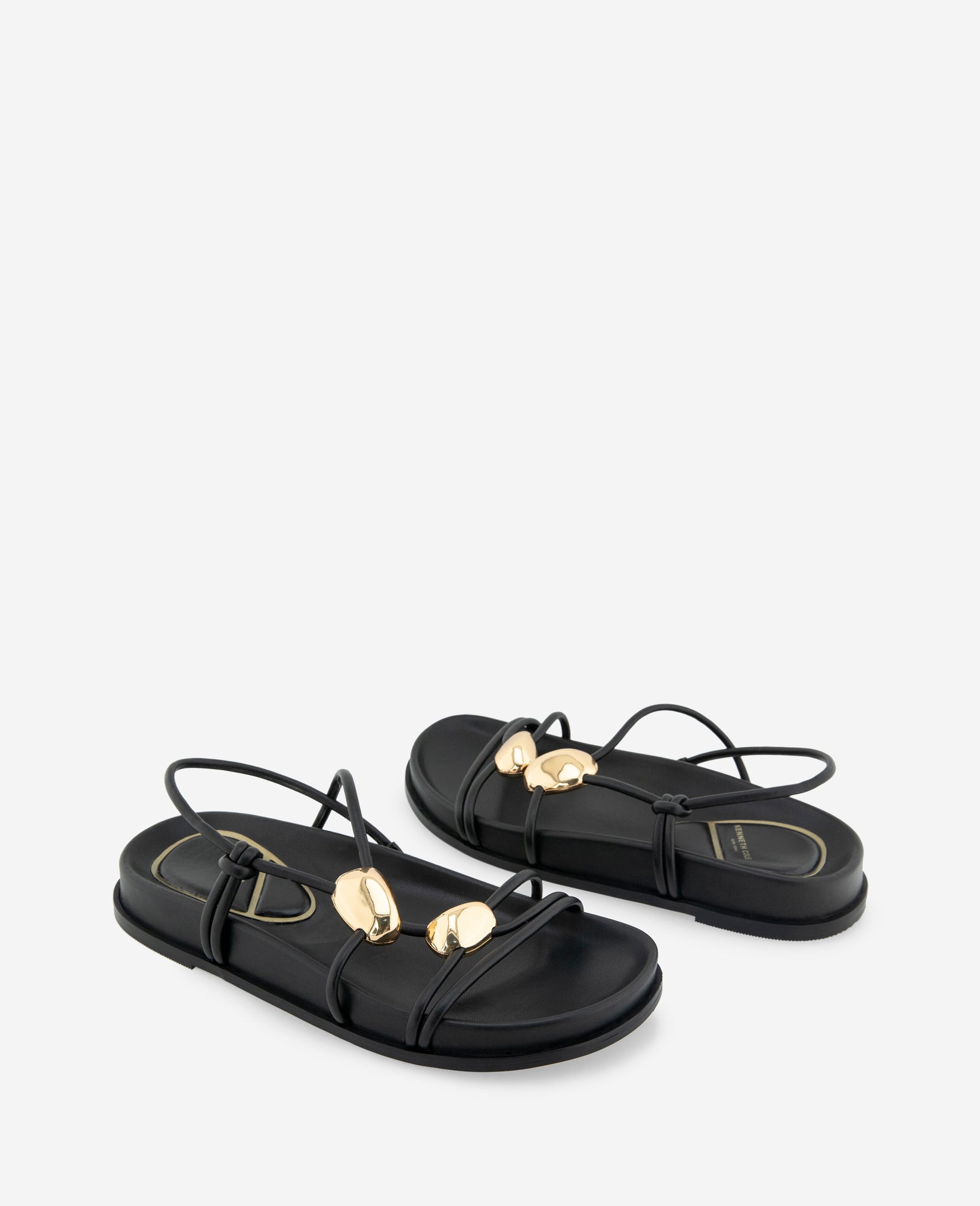 Kenneth Cole Reaction Shoes Vera Strappy Leather Embellished Sandal sandali neri con cinturini decorati