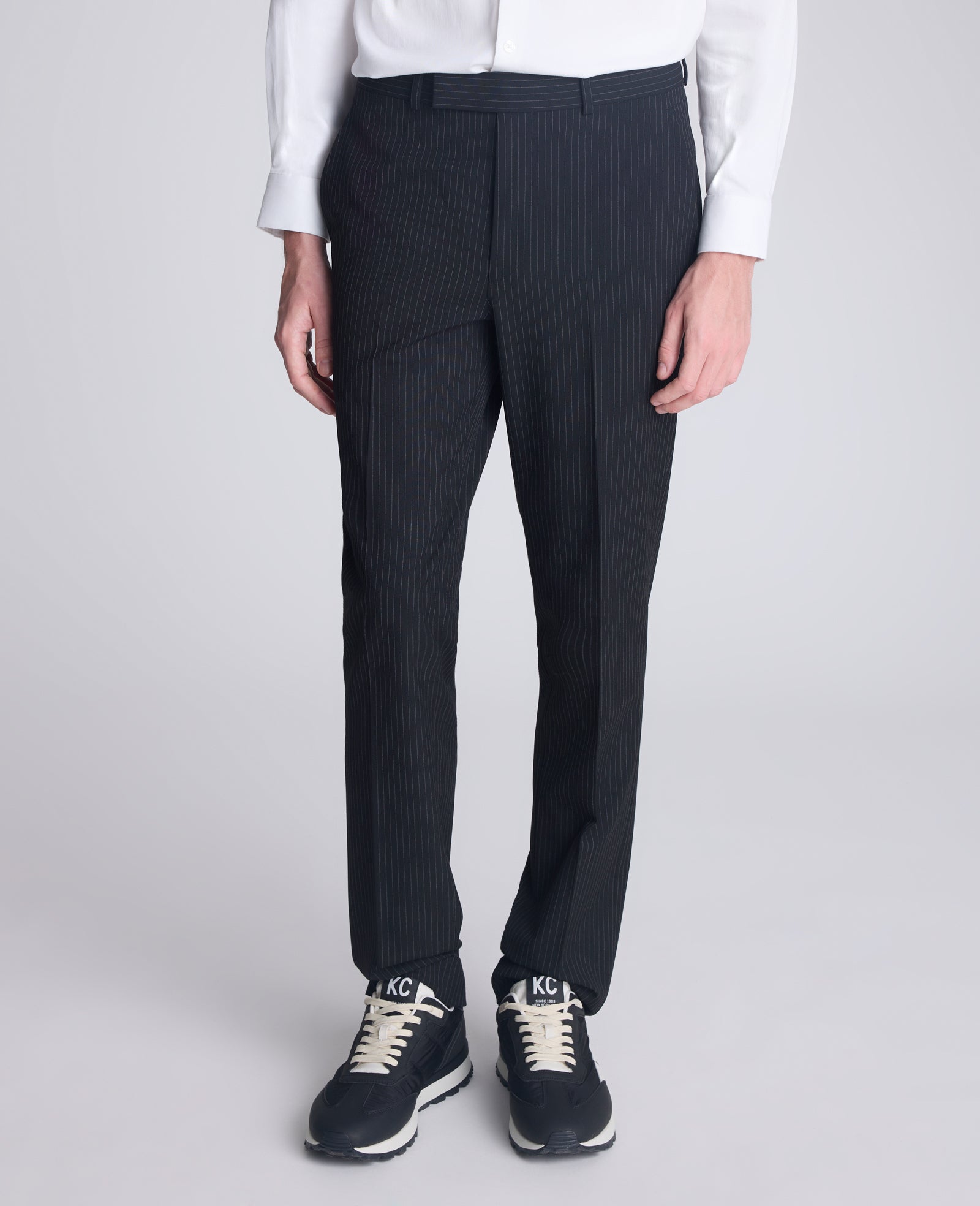 Kenneth Cole Reaction Clothing Ready Flex Slim Fit Pinstripe Nested Suit abito nero gessato slim fit