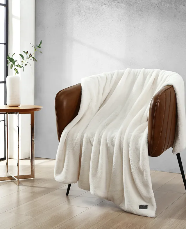Kenneth Cole Reaction Home & Bedding Faux Fur Solid Throw Blanket coperta bianca 127 × 152 cm morbida