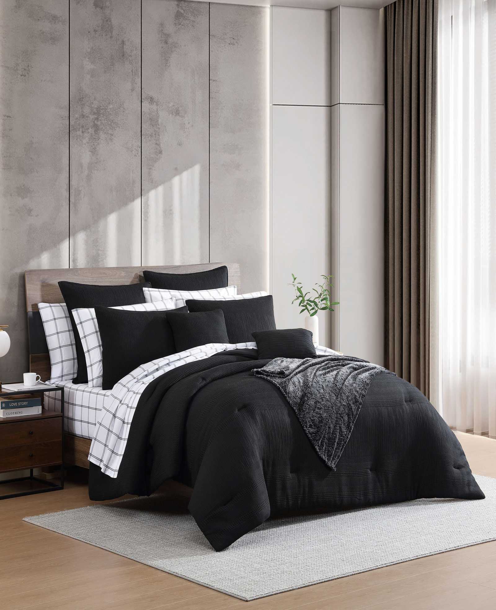 Kenneth Cole Reaction Home & Bedding Variegated Waffle Comforter Set set copriletto nero Queen