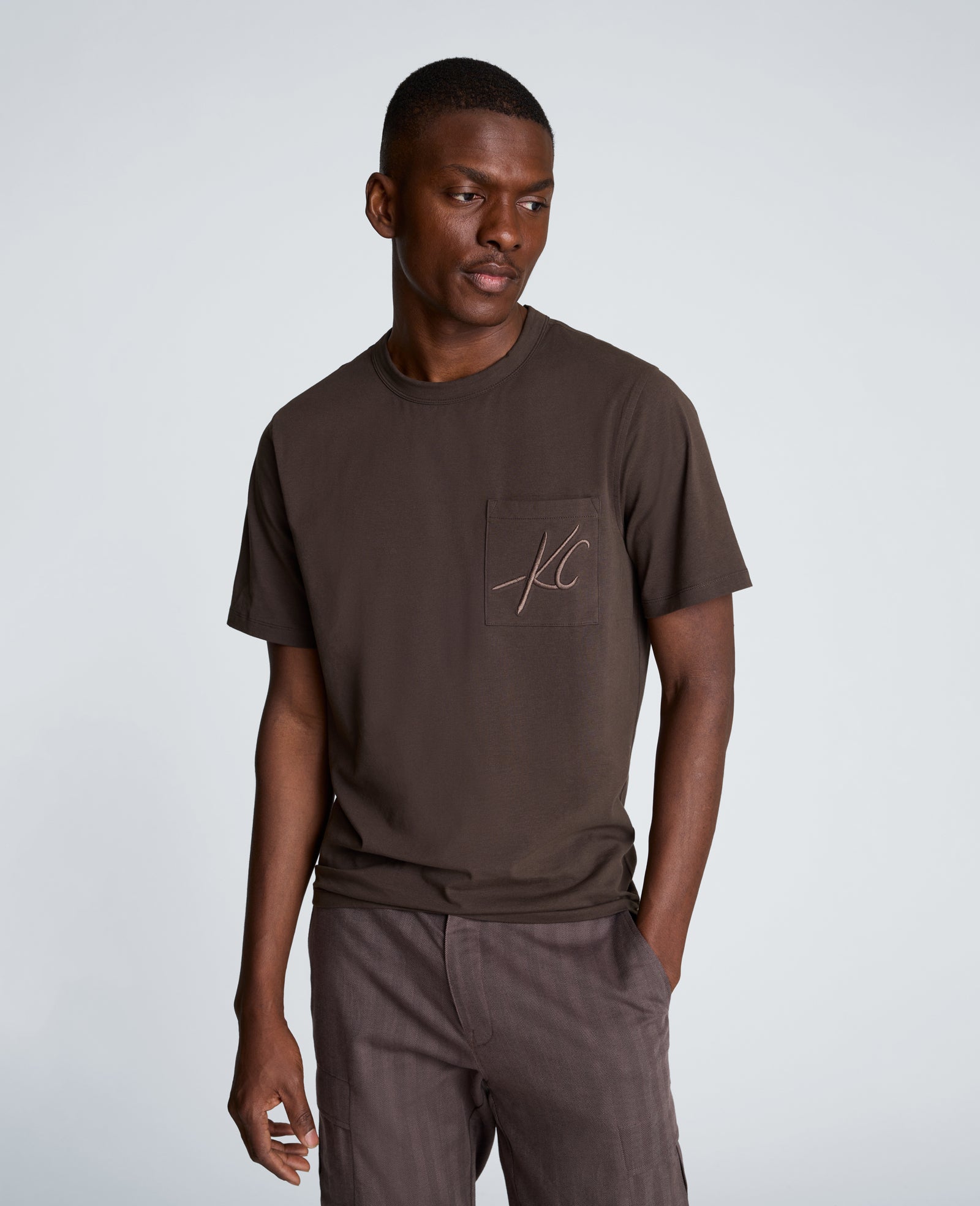 Kenneth Cole Reaction Crew Tee with Pocket T-shirt marrone oversize in cotone