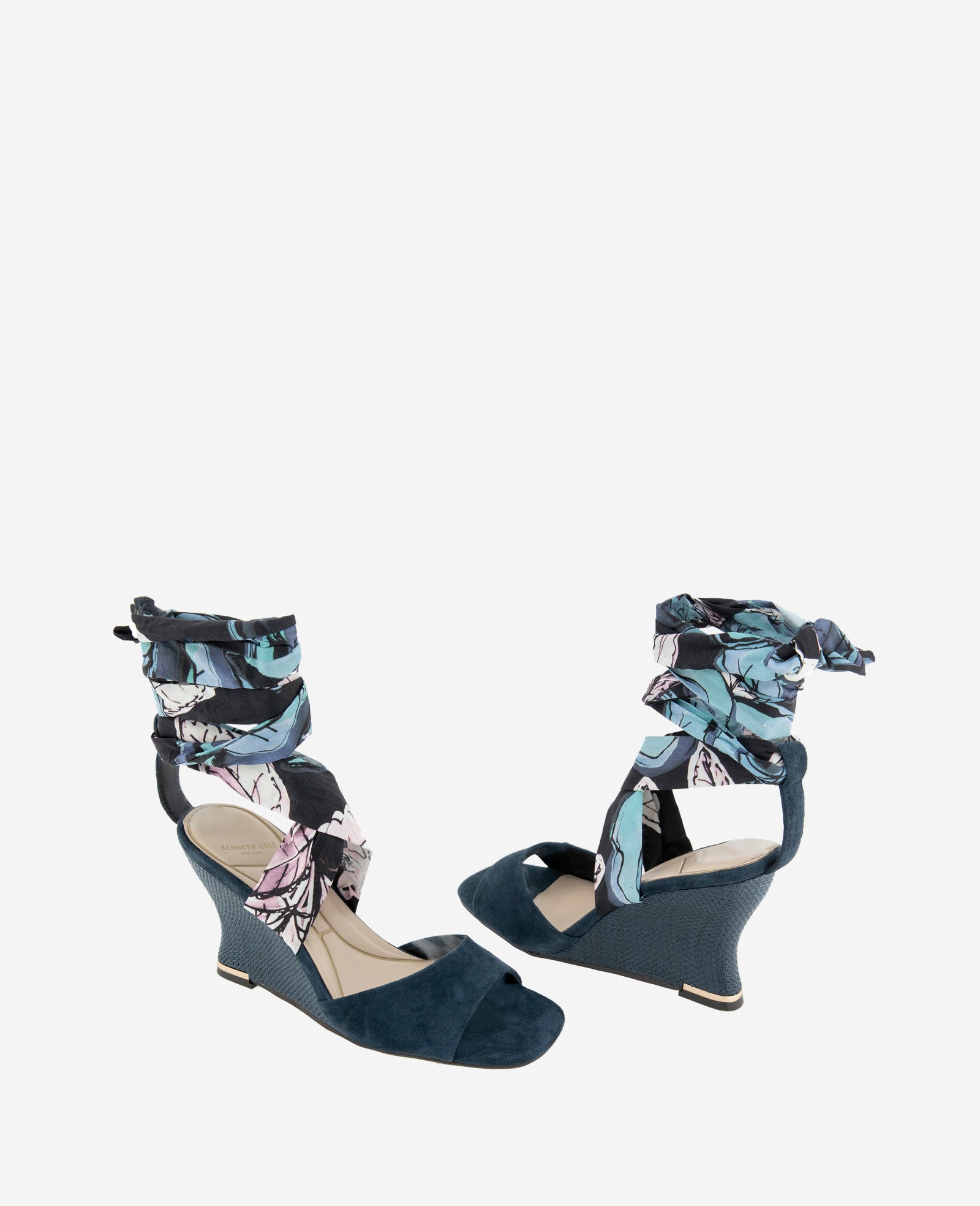Kenneth Cole Reaction Shoes Fabia Printed Fabric Wrap Around Suede & Raffia Wedge sandalo zeppa blu navy