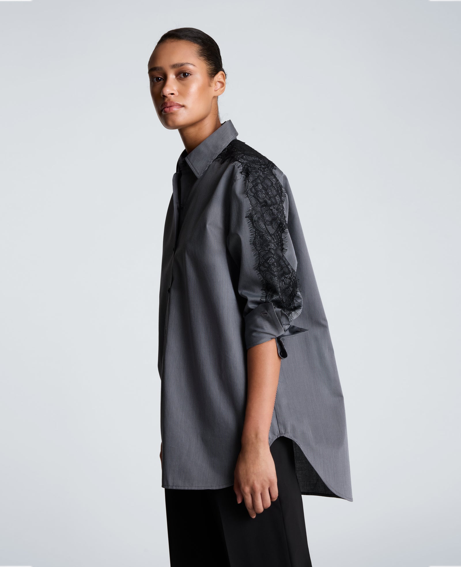 Kenneth Cole Reaction Clothing Button Front Boyfriend Shirt with Lace Trim camicia nera