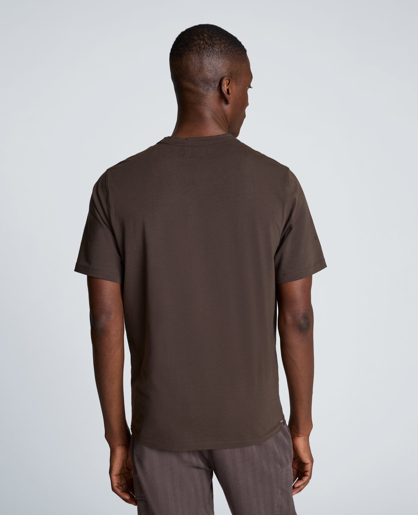 Kenneth Cole Reaction Crew Tee with Pocket T-shirt marrone oversize in cotone