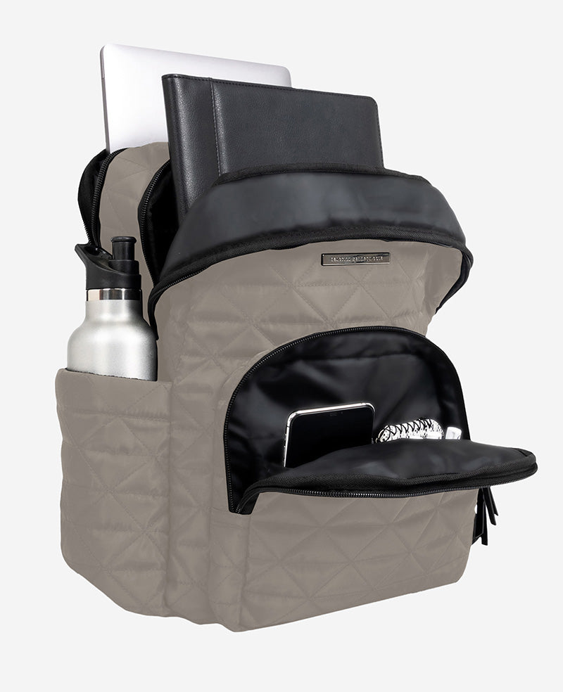 Kenneth Cole Reaction Emma zaino rye con tasche organizzate