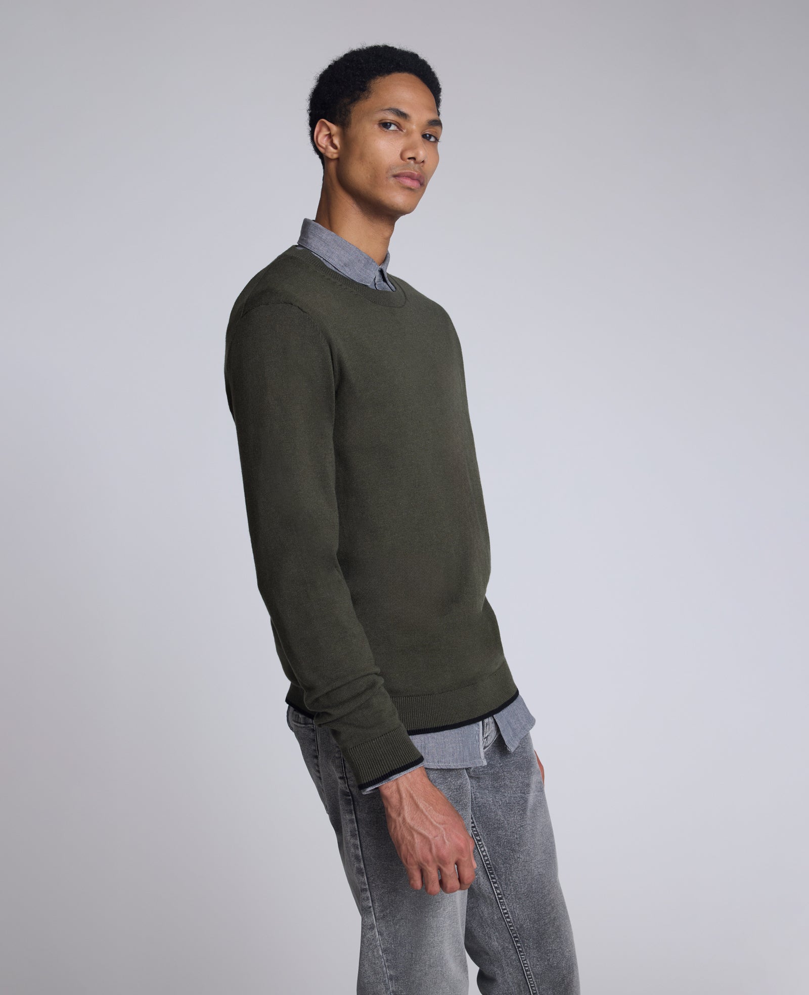 Kenneth Cole Reaction Clothing Crewneck Sweater with Tipping Details maglione verde slim fit