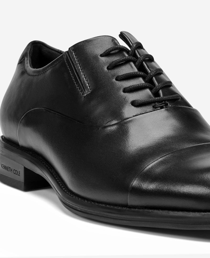 Kenneth Cole Reaction Tully Cap Toe Oxford uomo nere in pelle, pianta larga