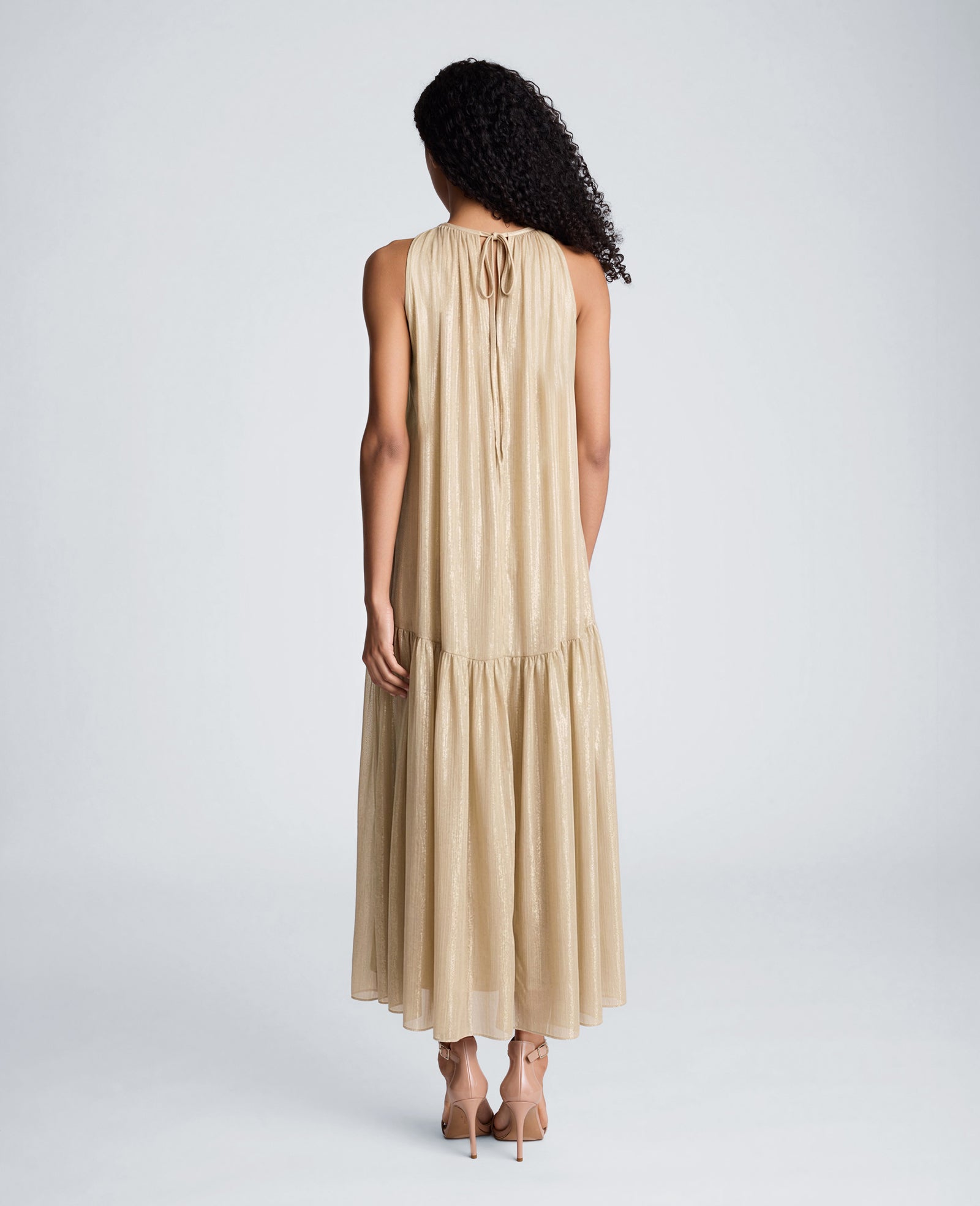 Kenneth Cole Reaction Clothing Gathered Halter Neck Foil Maxi Dress abito maxi oro chiaro