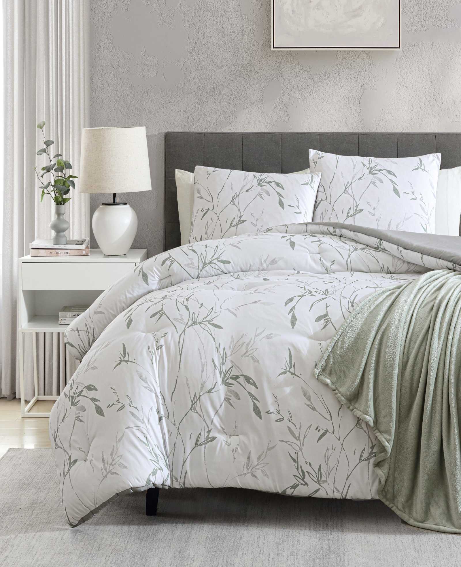 Kenneth Cole Reaction Home & Bedding Ink Wash Vine Comforter + Sham Set set piumone verde