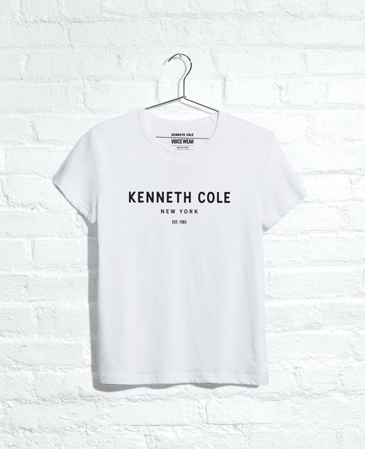 Kenneth Cole Reaction Clothing Site Exclusive 1983 Logo T-Shirt maglietta bianca