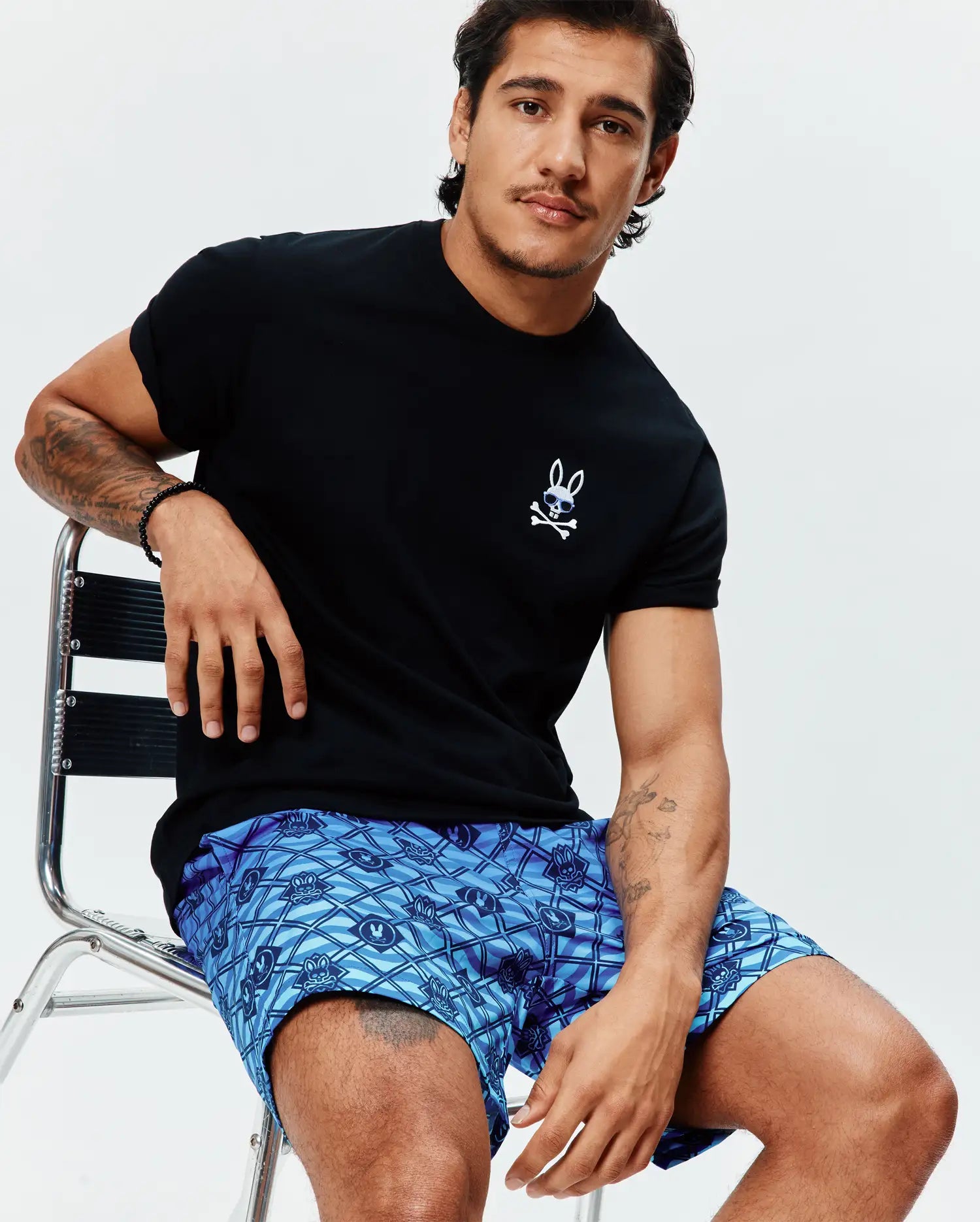 Psycho Bunny Men's Tees Sunny Chest Graphic Tee MT0200278 T-shirt nera ricamata
