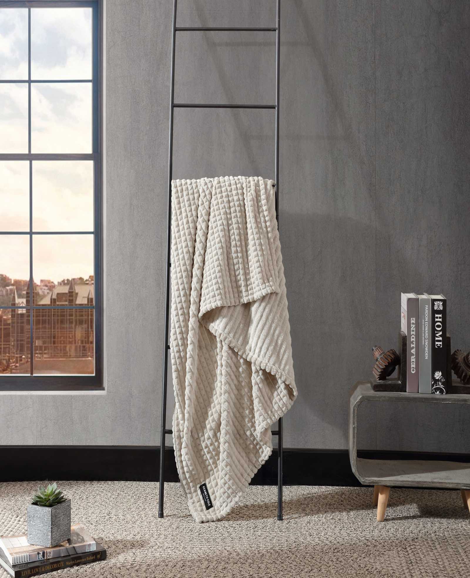 Kenneth Cole Reaction Home & Bedding Textured Solid Throw Blanket coperta Linen 50x60
